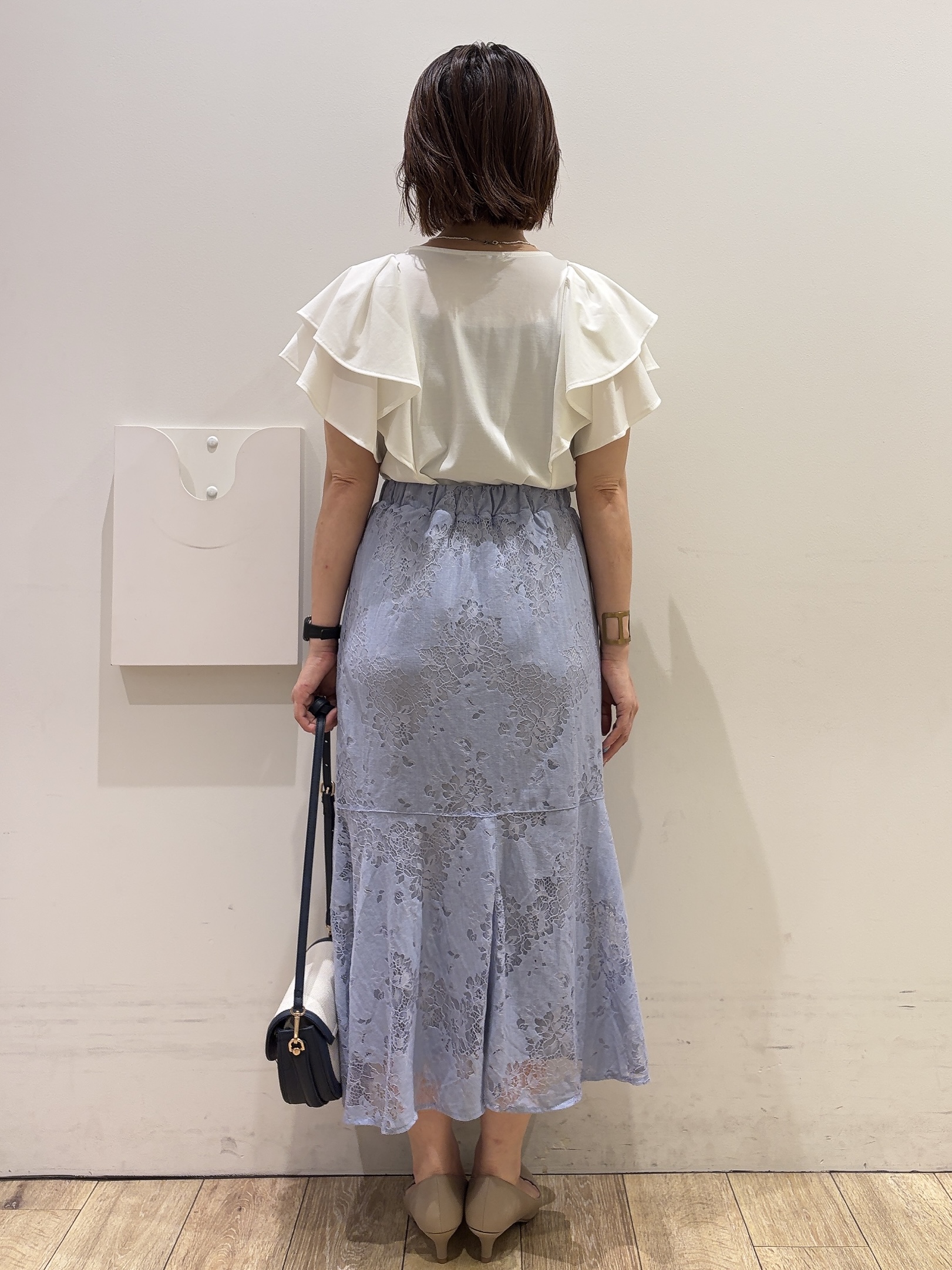 YUKOさんの「index｜【接触冷感】ダブルフレアキーネックトップス《UVケア／洗濯機OK》」を使ったコーディネート