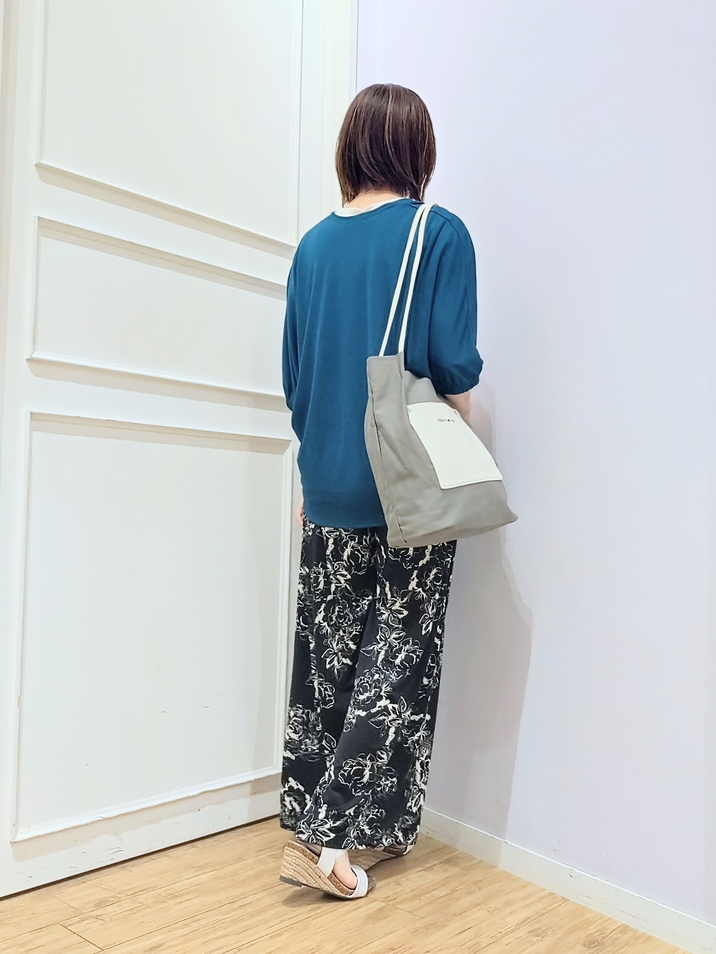 miomioさんの「SHOO･LA･RUE｜【ひんやり/UV/洗濯機可】体型カバーも叶う さらさら五分袖ボレロカーディガン」を使ったコーディネート