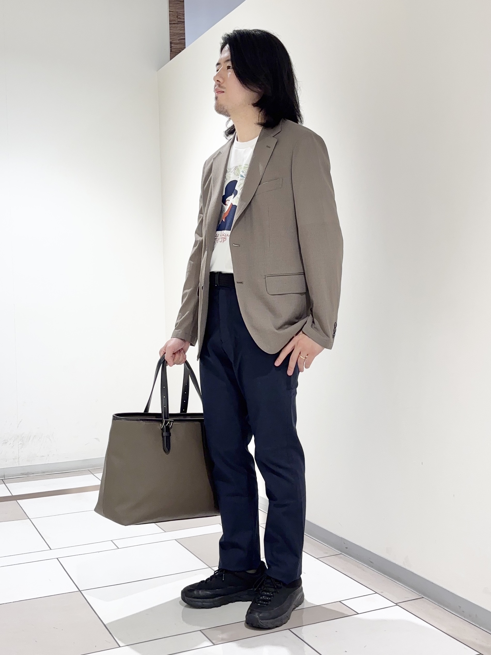 及川さんの「TAKEO KIKUCHI｜【Begin5月号掲載/通気性】トリコットサッカー ジャケット」を使ったコーディネート