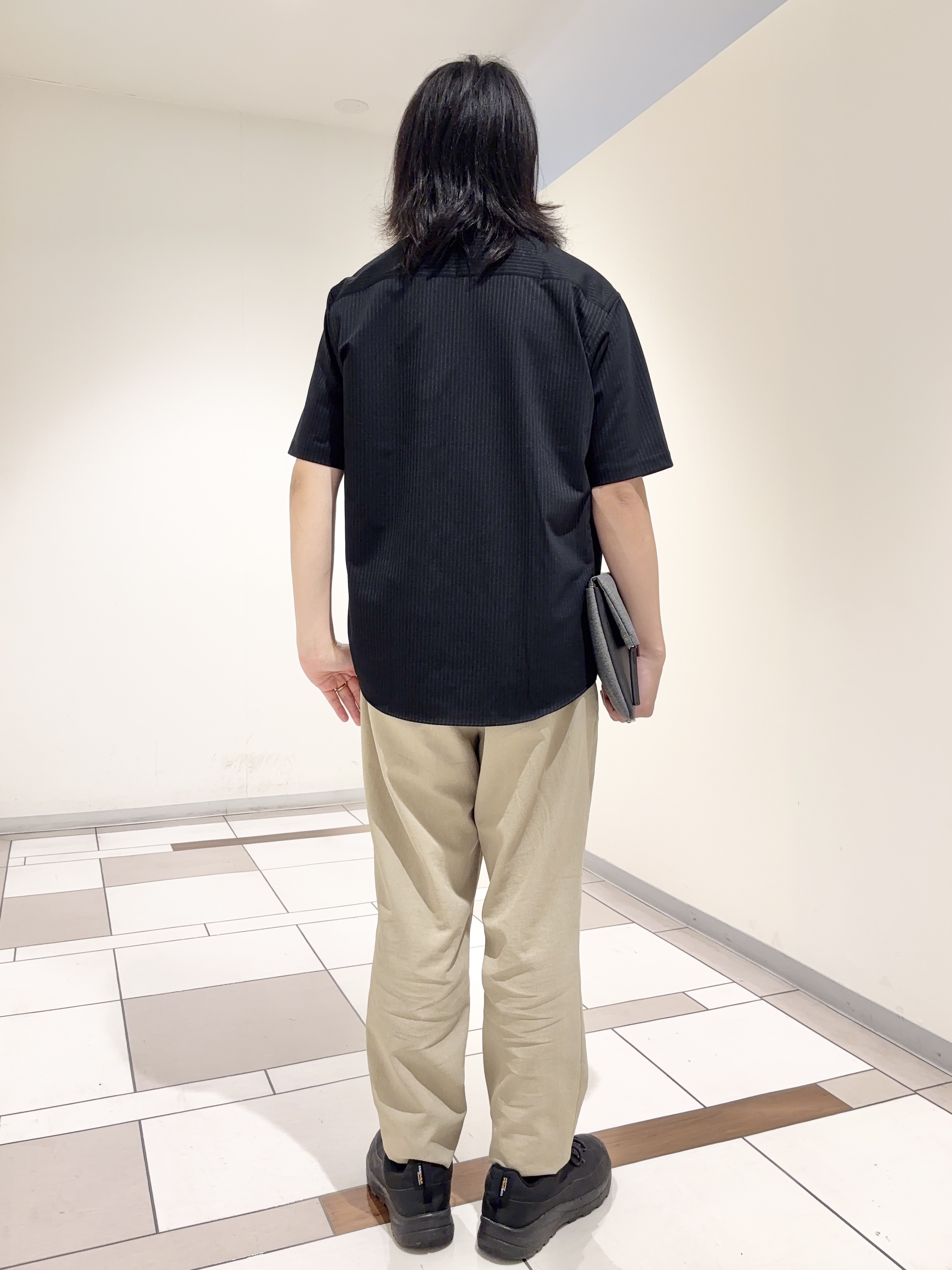 及川さんの「TAKEO KIKUCHI｜【接触冷感】ジャージストライプ シャツ」を使ったコーディネート