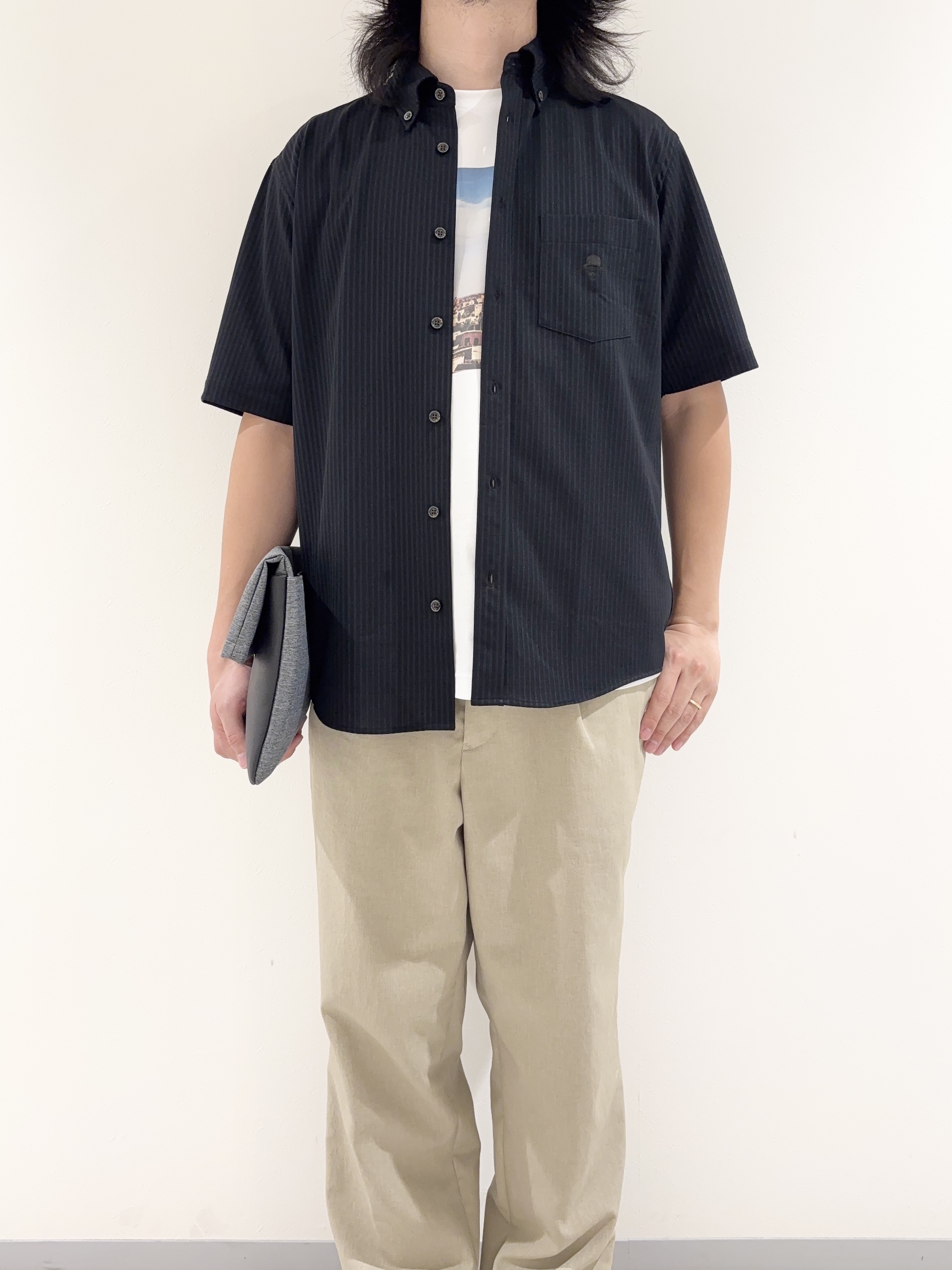 及川さんの「TAKEO KIKUCHI｜【接触冷感】ジャージストライプ シャツ」を使ったコーディネート