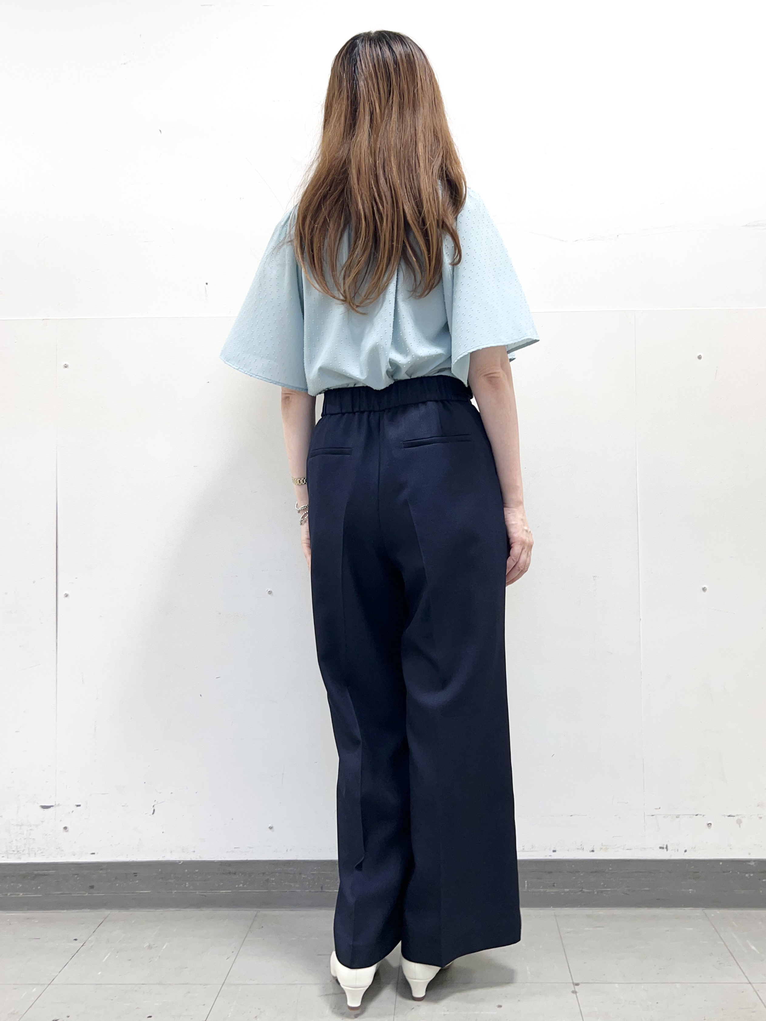 yuさんの「Reflect｜ネックギャザーデザインブラウス」を使ったコーディネート