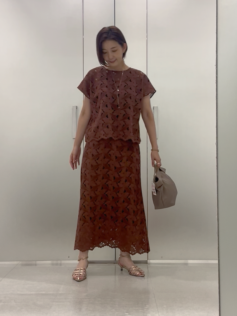 まどかさんの「UNTITLED｜【セットアップ可】リーフレースロングスカート」を使ったコーディネート