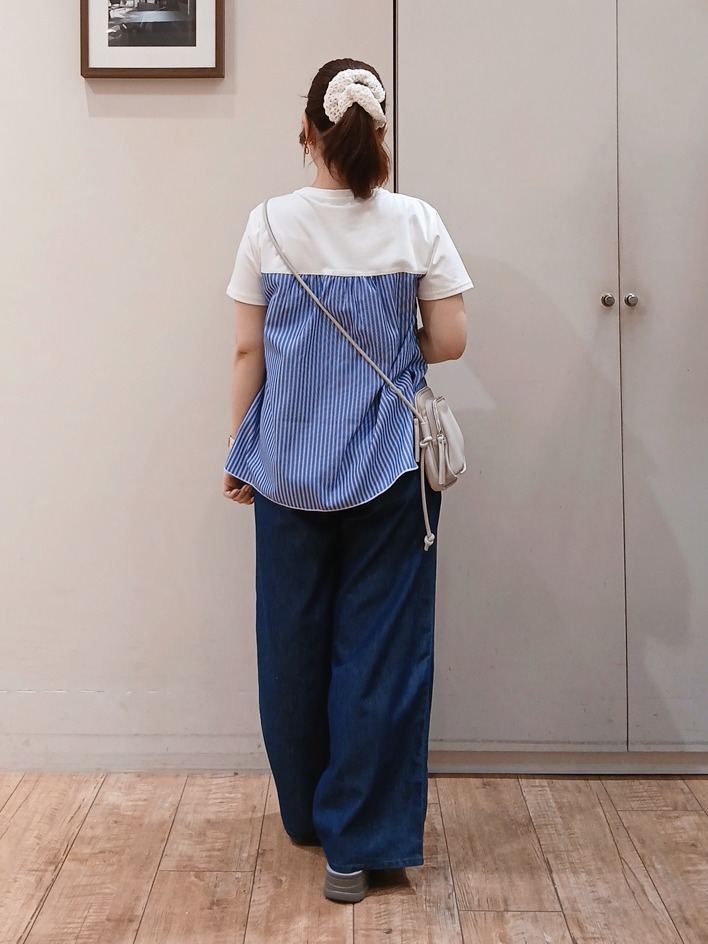 Riranさんの「SHOO･LA･RUE｜【S-LL/洗濯機可】着るだけサマ見え 柄アソートビスチェ風ドッキングTシャツ」を使ったコーディネート