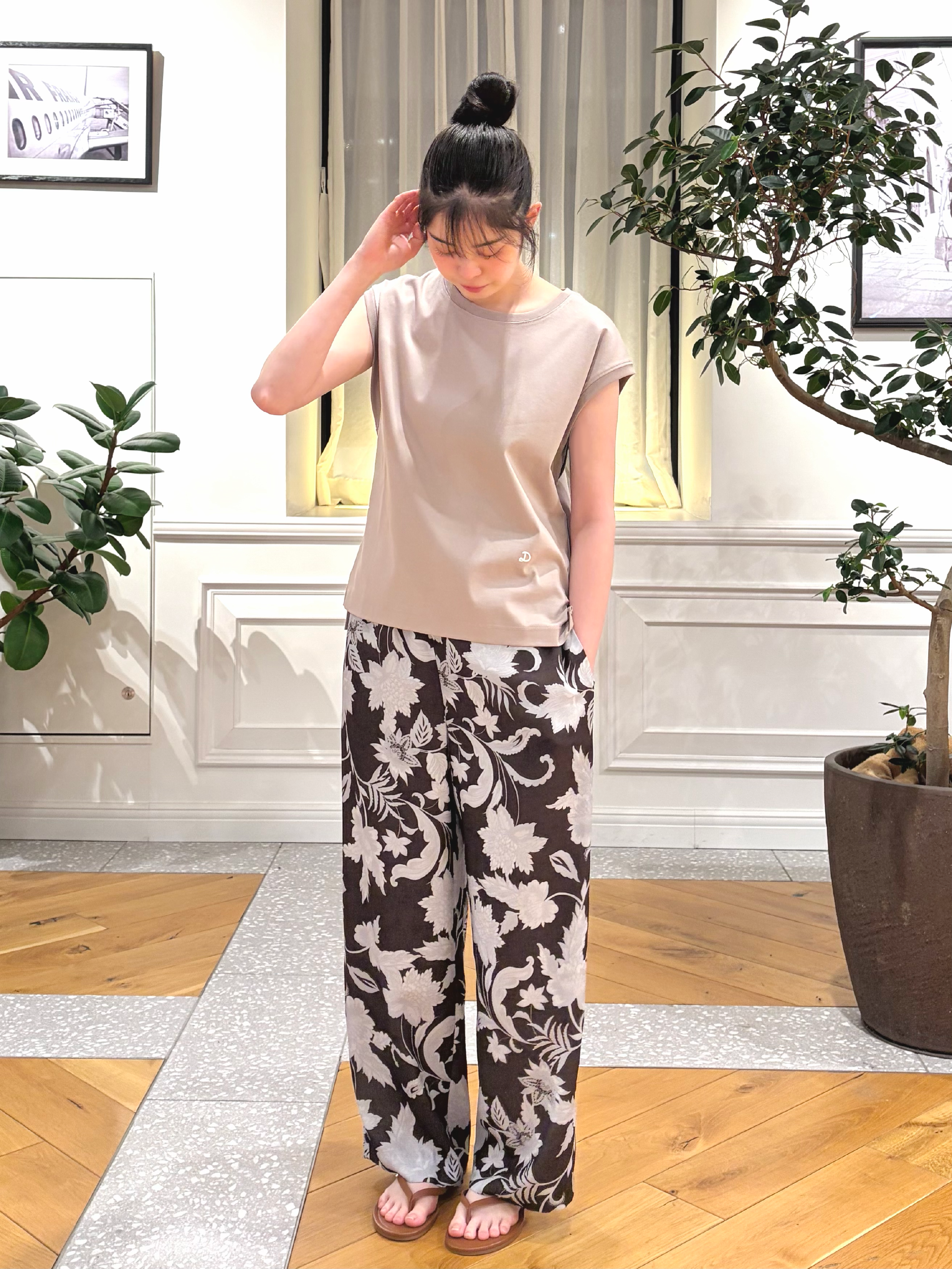 pupiさんの「DRESSTERIOR｜【接触冷感／抗菌防臭／消臭】アイスクリアコットンフレンチスリーブT」を使ったコーディネート
