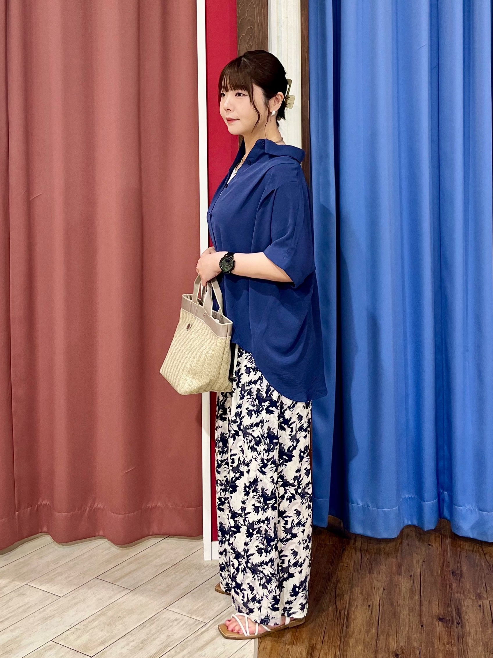 ｙｒｋさんの「SHOO･LA･RUE｜【前後2WAY/洗濯機可/S-LL】スクエアネックで小顔効果 ランダムテレコタンクトップ」を使ったコーディネート