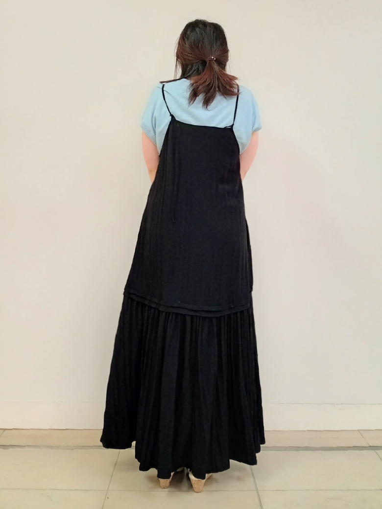 emiさんの「DRESSTERIOR｜【ウォッシャブル】ワッシャーボリュームフレアキャミワンピース」を使ったコーディネート