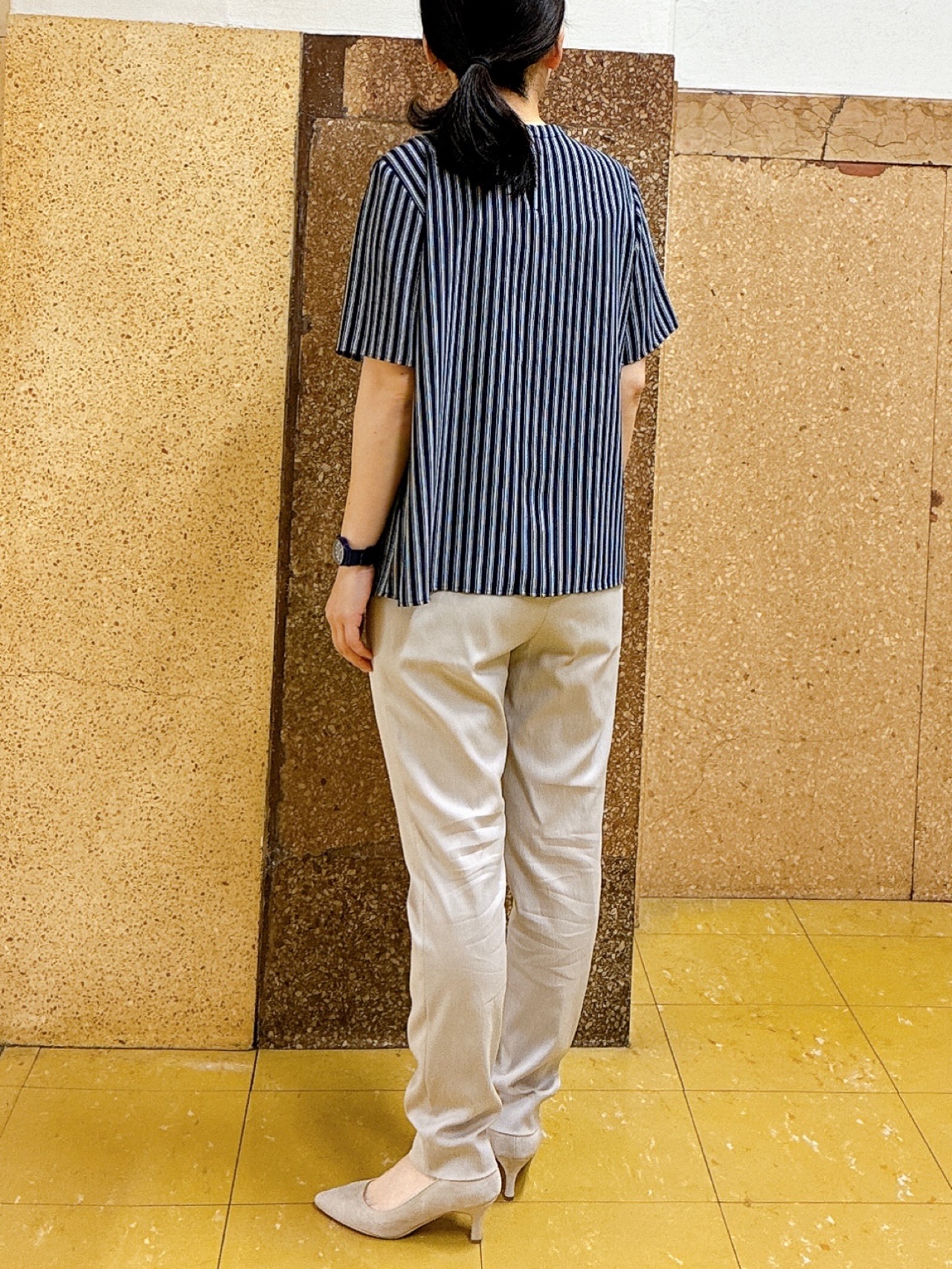 hattoriさんの「INDIVI｜【洗える／UVケア】ストライプ柄＆無地 ボウタイ風 半袖ブラウス」を使ったコーディネート