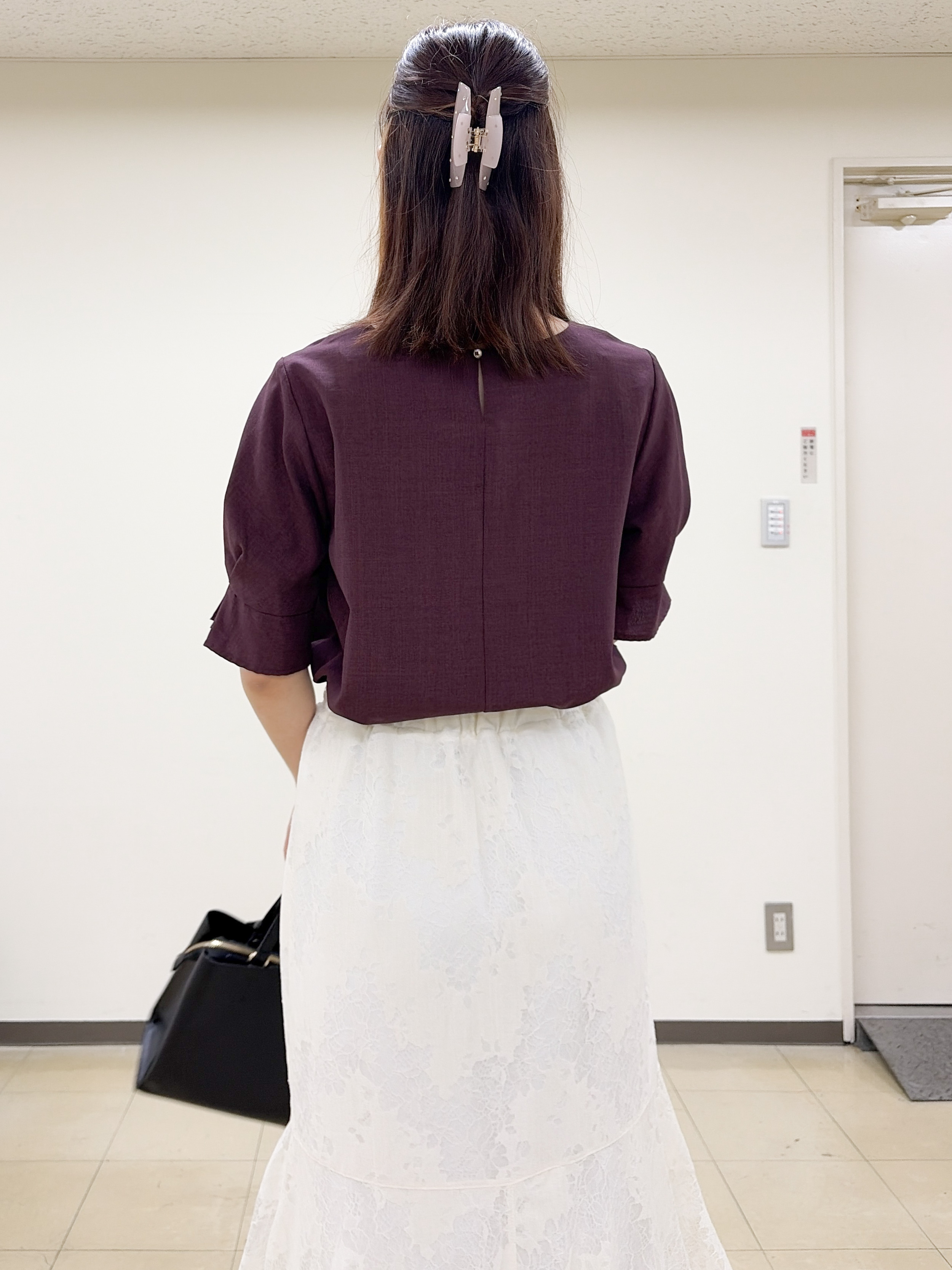 yurinaさんの「index｜【接触冷感】タックパフスリーブブラウス《吸水速乾／防シワ／洗濯機OK／XS～3L／6col》」を使ったコーディネート