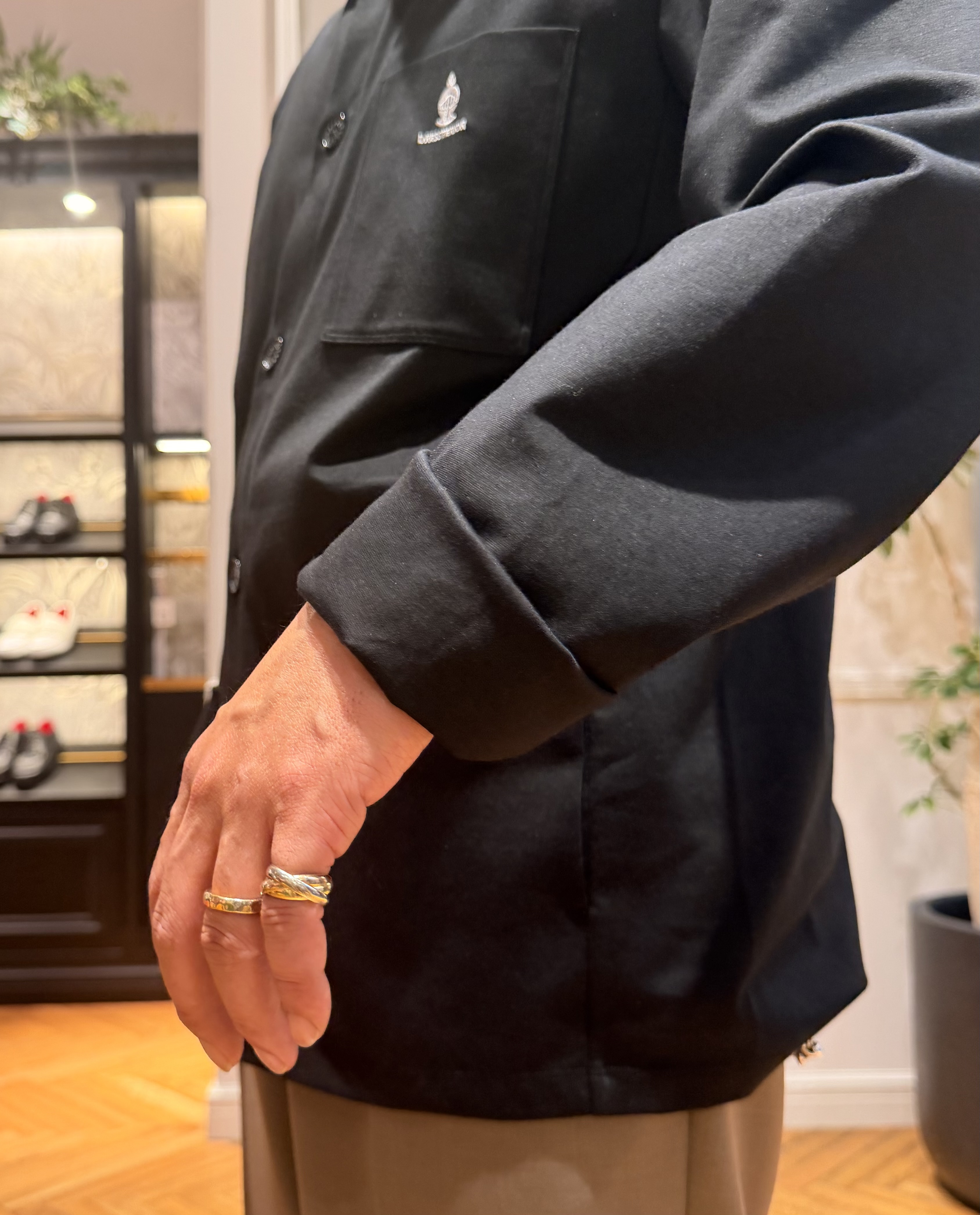 鶴田大士さんの「DRESSTERIOR｜【ウォッシャブル】サイドゴア ワンタックワイドパンツ」を使ったコーディネート