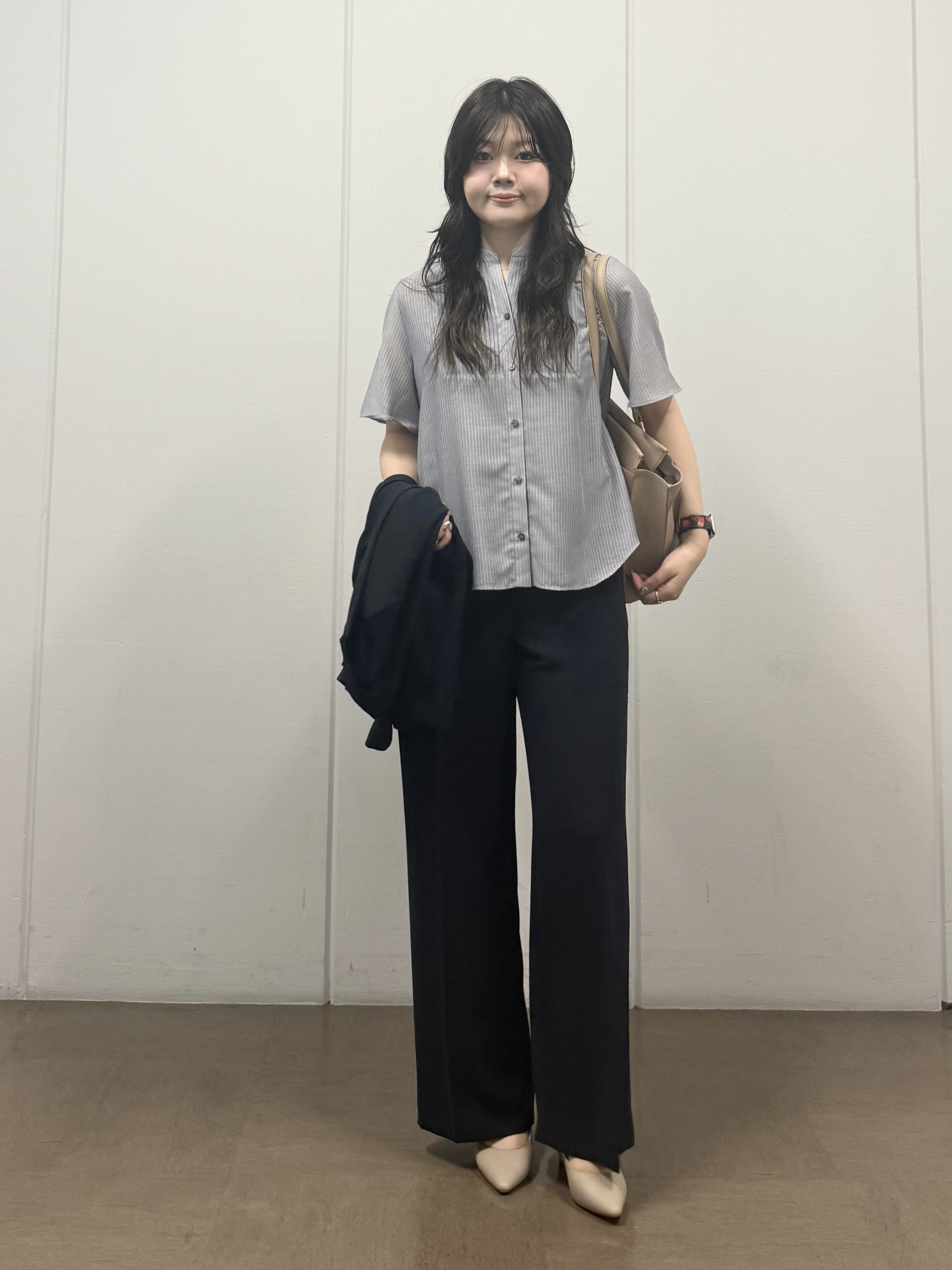 mizukiさんの「INDIVI｜【接触冷感/洗える】シアーシャンブレーピンタックブラウス」を使ったコーディネート