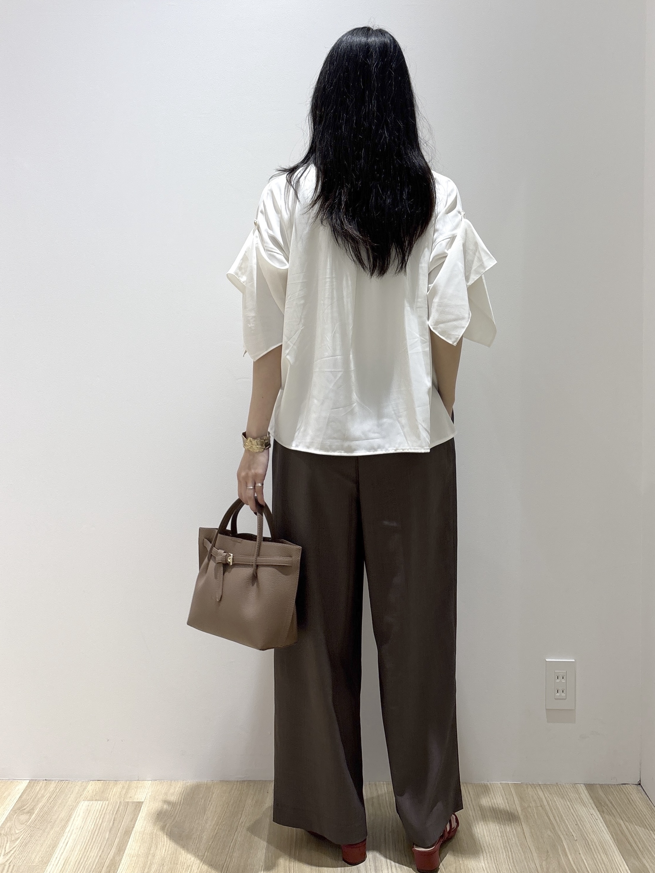 sachikoさんの「OPAQUE.CLIP｜【UV／接触冷感／吸水速乾／】タックスリーブスキッパーブラウス《洗濯機OK》」を使ったコーディネート