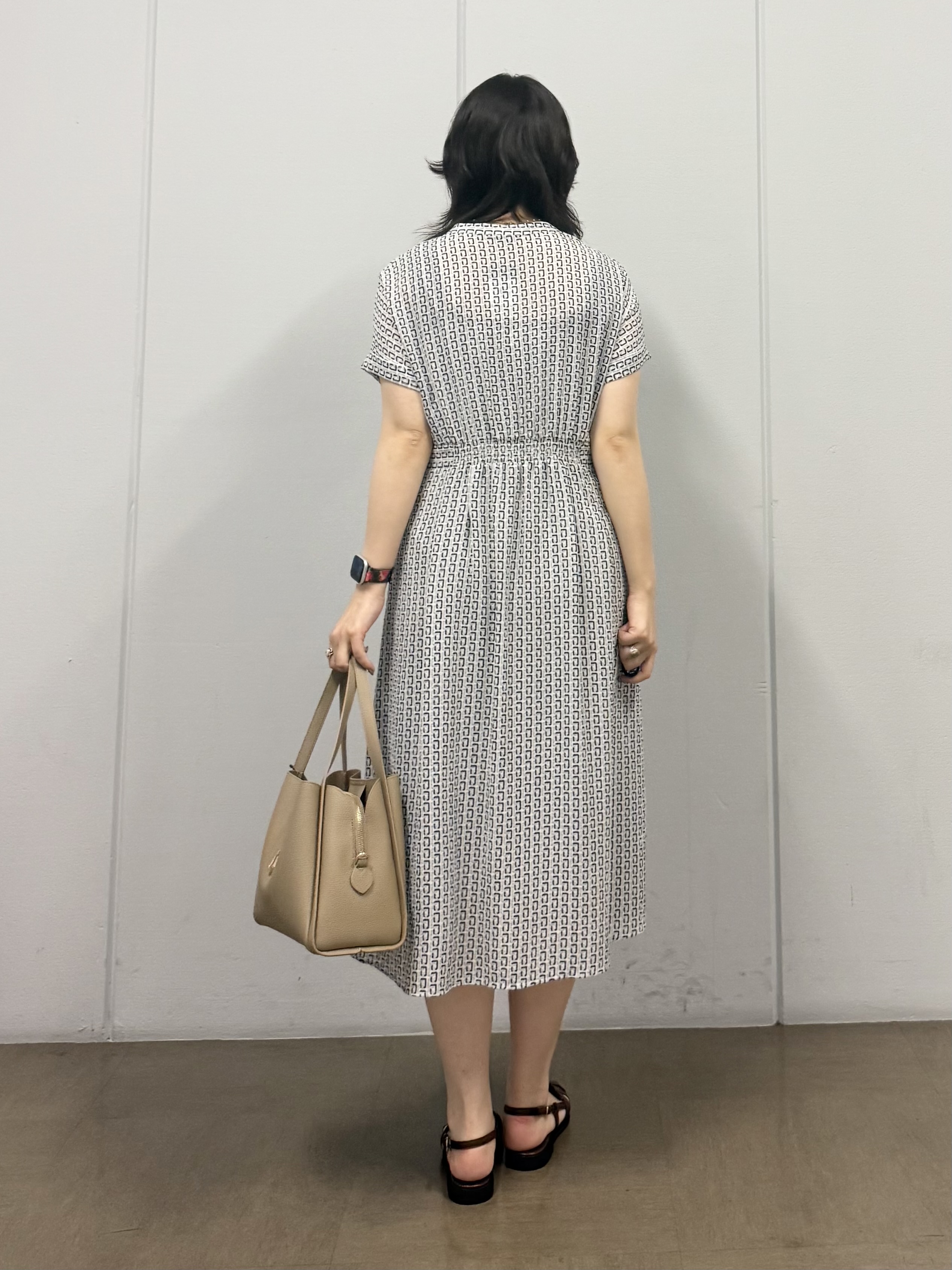 mizukiさんの「INDIVI｜【バイカラー】衿付きシャツ風ニット」を使ったコーディネート