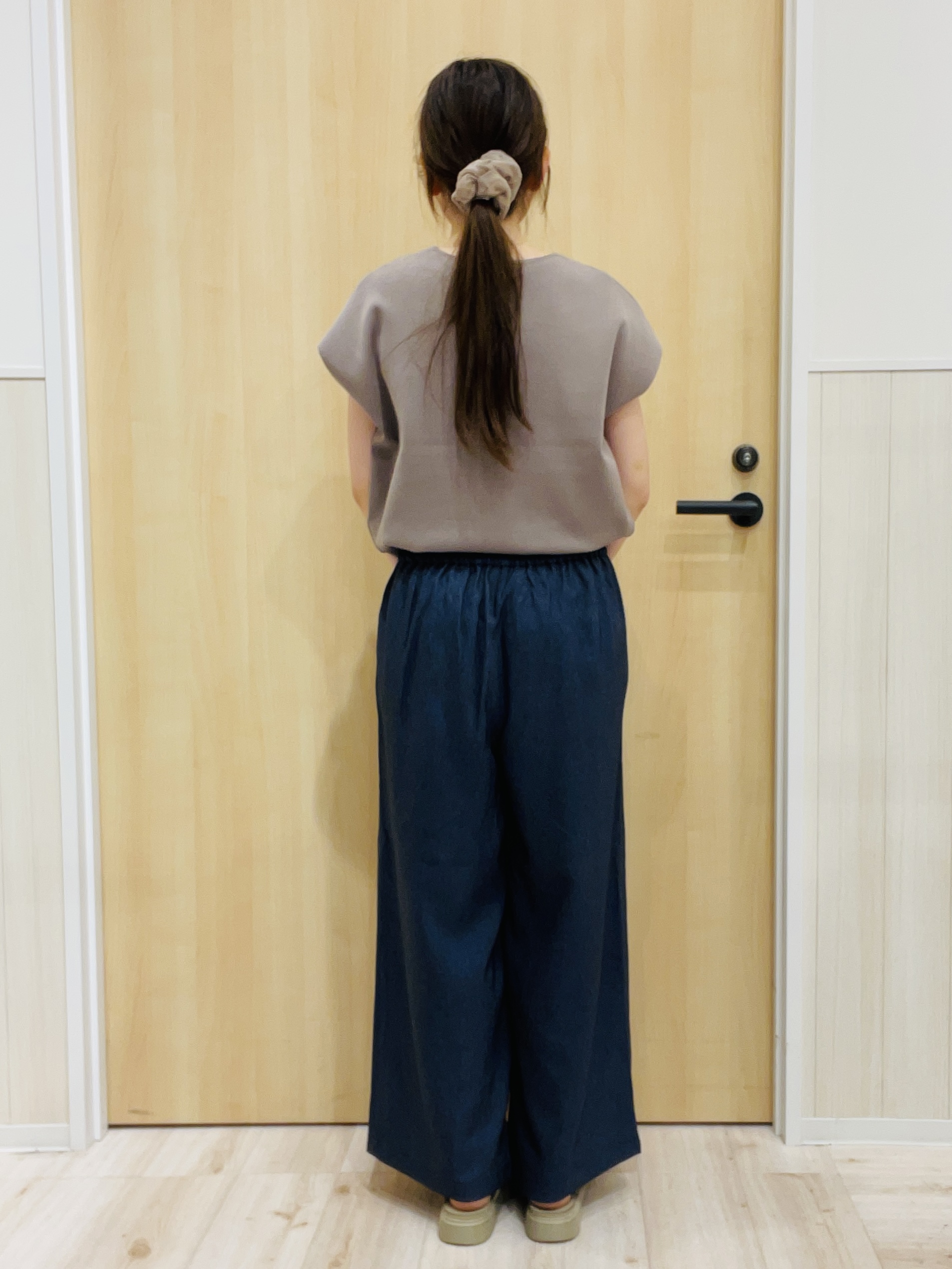 minamiさんの「SHOO･LA･RUE｜【ひんやり/洗濯機可/S-LL】インせず着られる 大人シンプルサマーニット」を使ったコーディネート