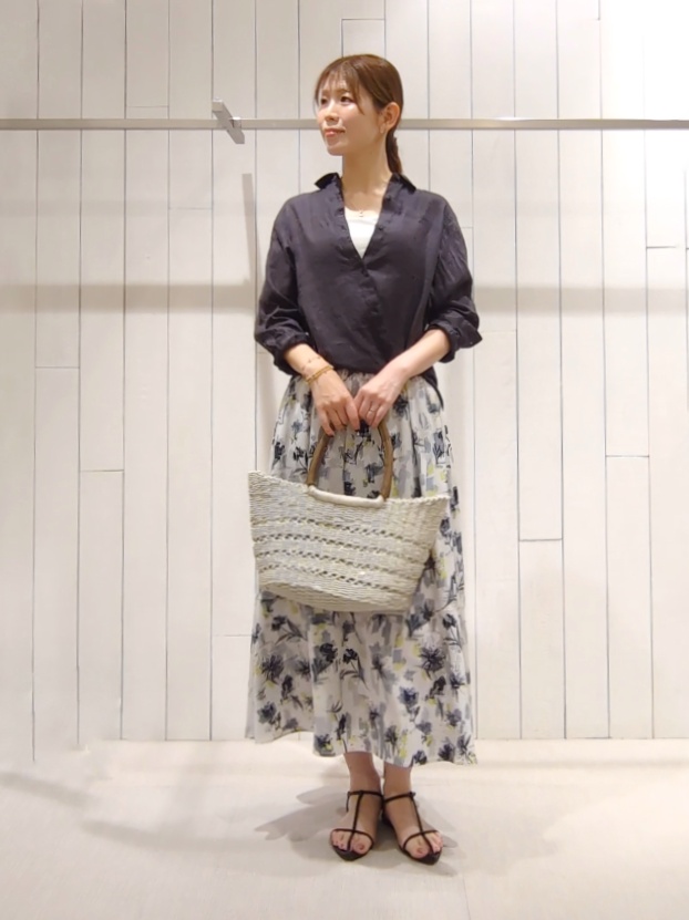 SHOさんの「INDIVI｜【接触冷感／2WAY】カシュクールリネンシャツ」を使ったコーディネート