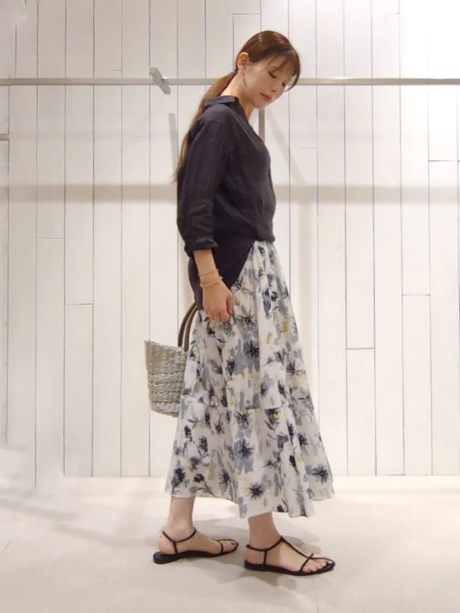 SHOさんの「INDIVI｜【接触冷感／2WAY】カシュクールリネンシャツ」を使ったコーディネート