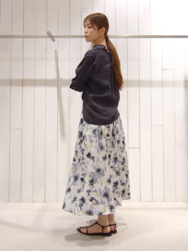 SHOさんの「INDIVI｜【接触冷感／2WAY】カシュクールリネンシャツ」を使ったコーディネート