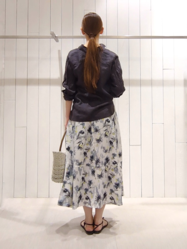 SHOさんの「INDIVI｜【接触冷感／2WAY】カシュクールリネンシャツ」を使ったコーディネート