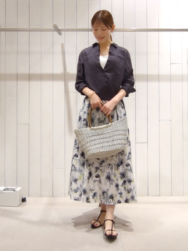 SHOさんの「INDIVI｜【接触冷感／2WAY】カシュクールリネンシャツ」を使ったコーディネート