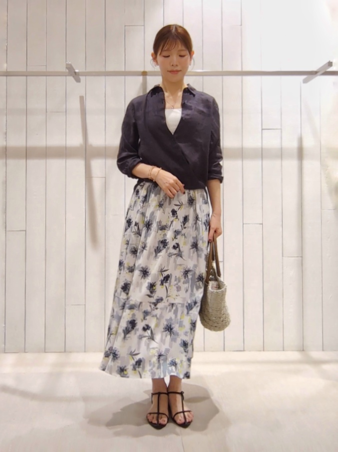 SHOさんの「INDIVI｜【接触冷感／2WAY】カシュクールリネンシャツ」を使ったコーディネート
