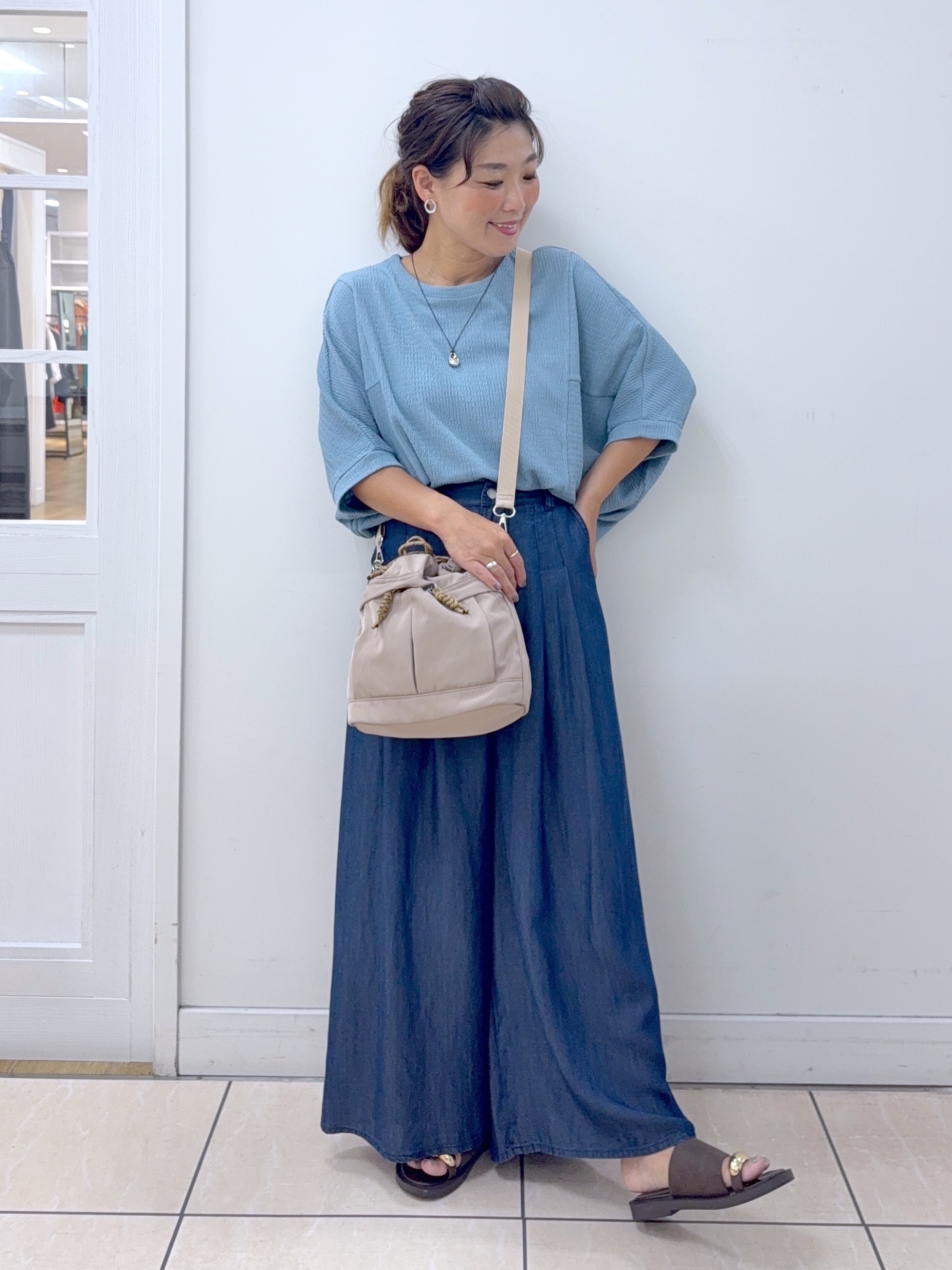 Osawaさんの「Dessin｜シュリンクジャージ カットソー」を使ったコーディネート