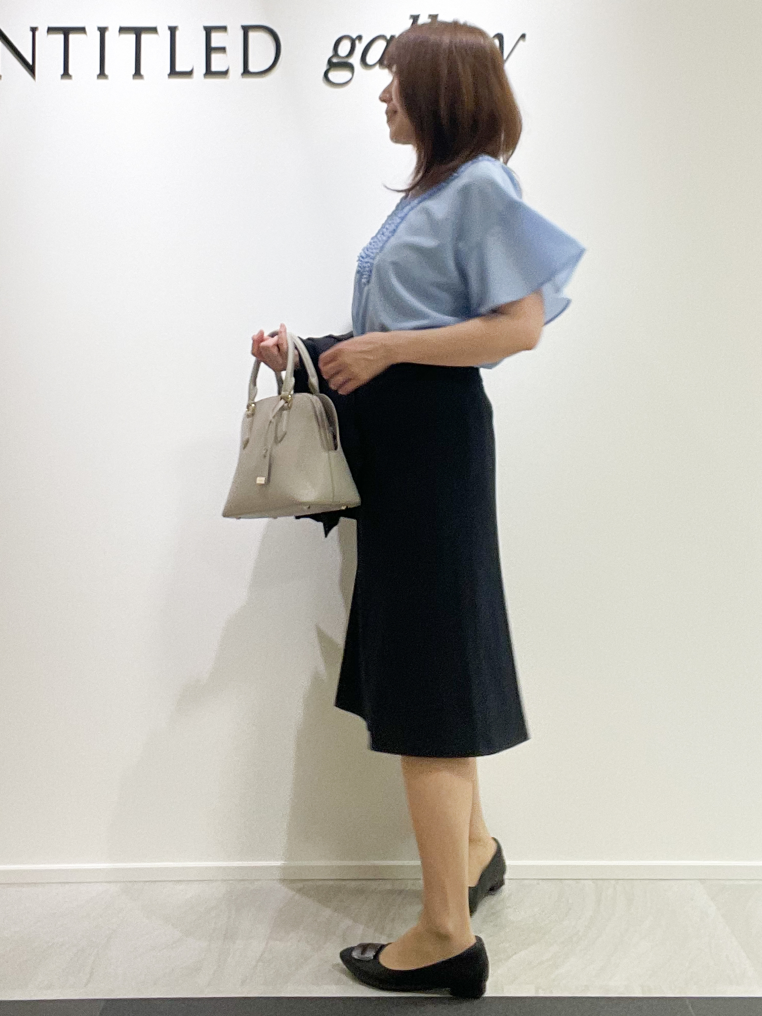 めいさんの「UNTITLED｜【接触冷感/通気性/洗える】Vネックフリルブラウス」を使ったコーディネート
