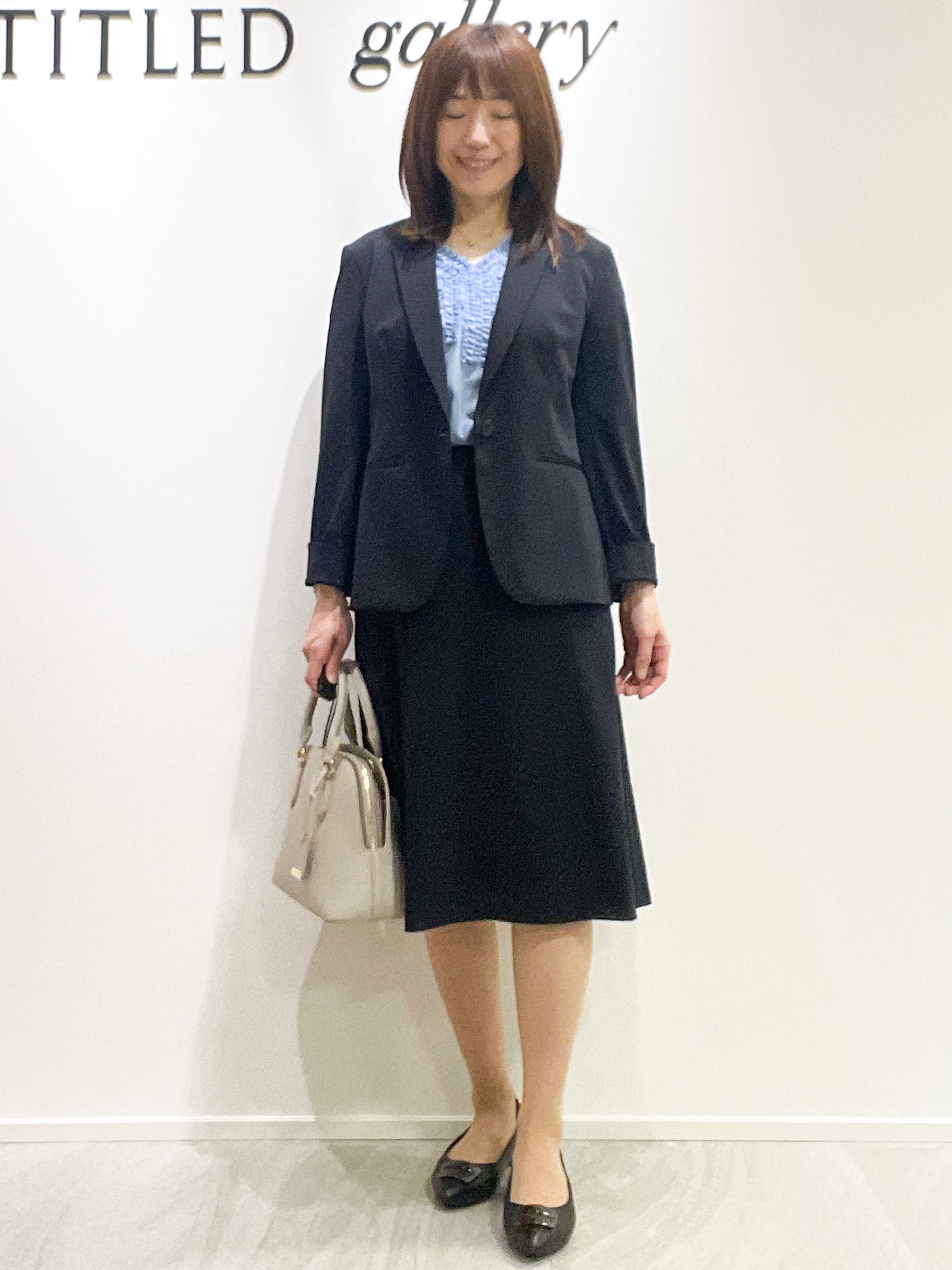 めいさんの「UNTITLED｜【接触冷感/通気性/洗える】Vネックフリルブラウス」を使ったコーディネート
