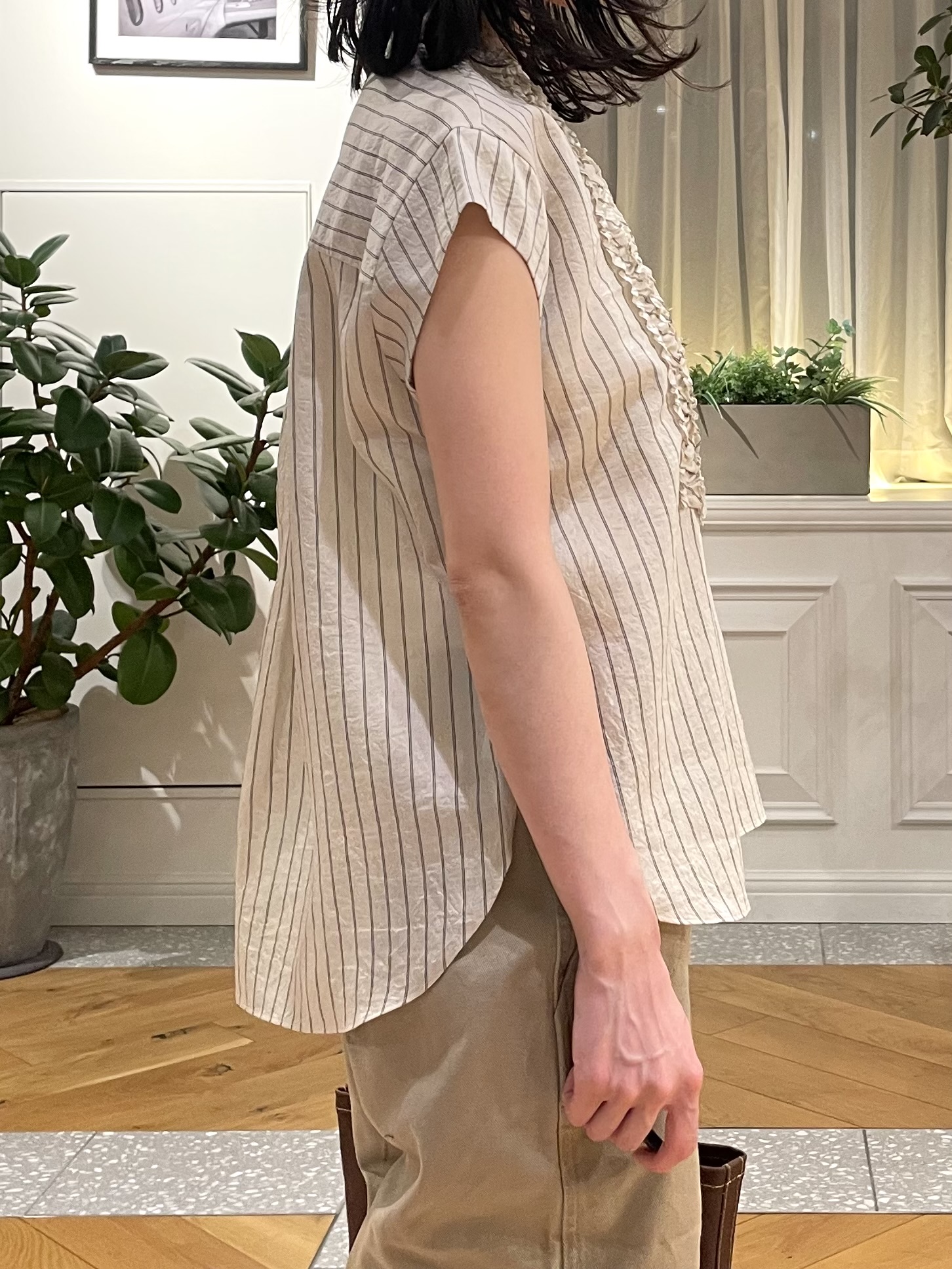 Lilyさんの「DRESSTERIOR｜ストライプフレンチスリーブフリルブラウス」を使ったコーディネート