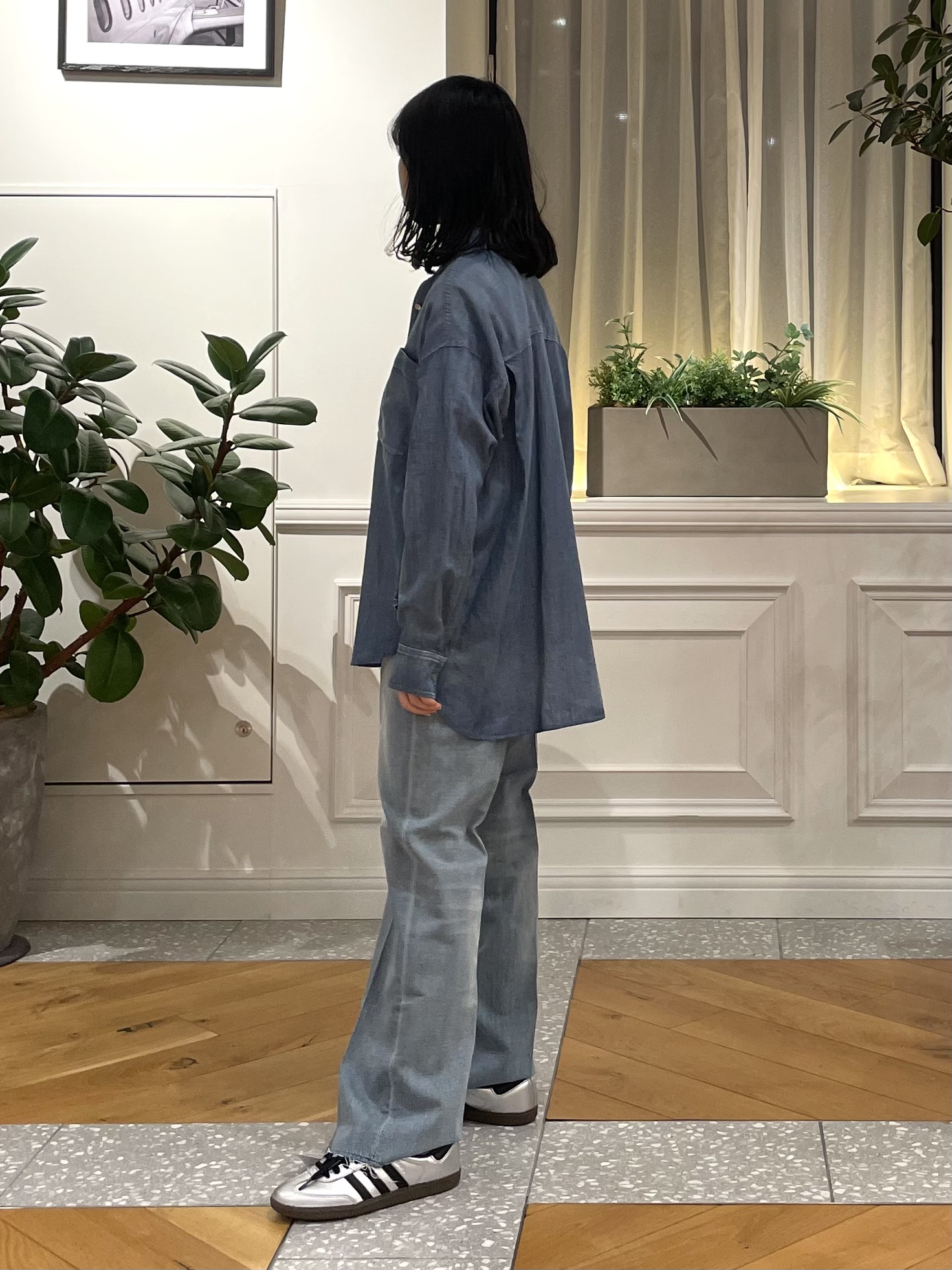 Lilyさんの「DRESSTERIOR｜【夏デニム】シアーデニムシャツ」を使ったコーディネート