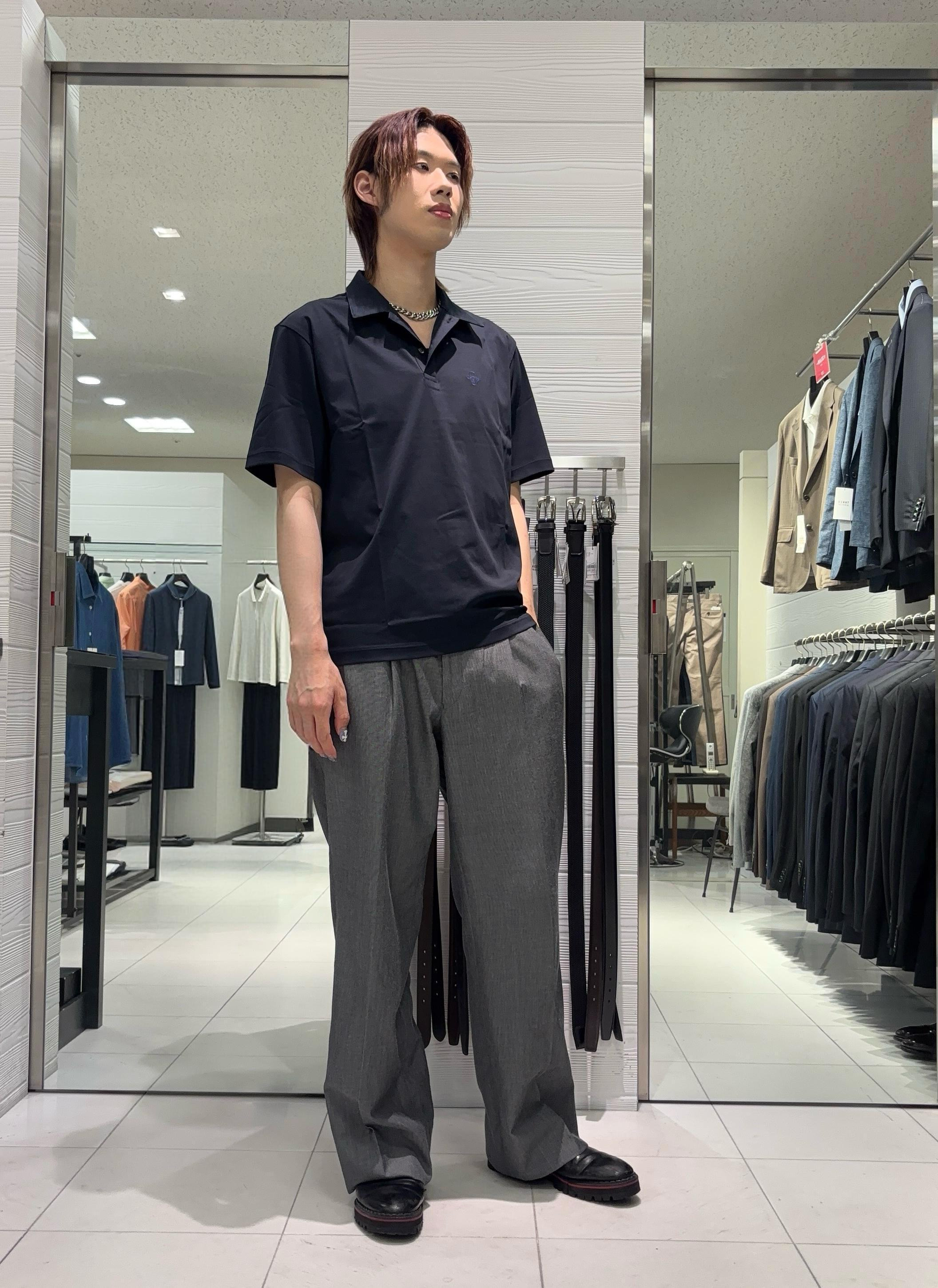 こうへいさんの「TAKEO KIKUCHI｜【接触冷感】アイスクリアコットン ワンポイント ポロシャツ」を使ったコーディネート