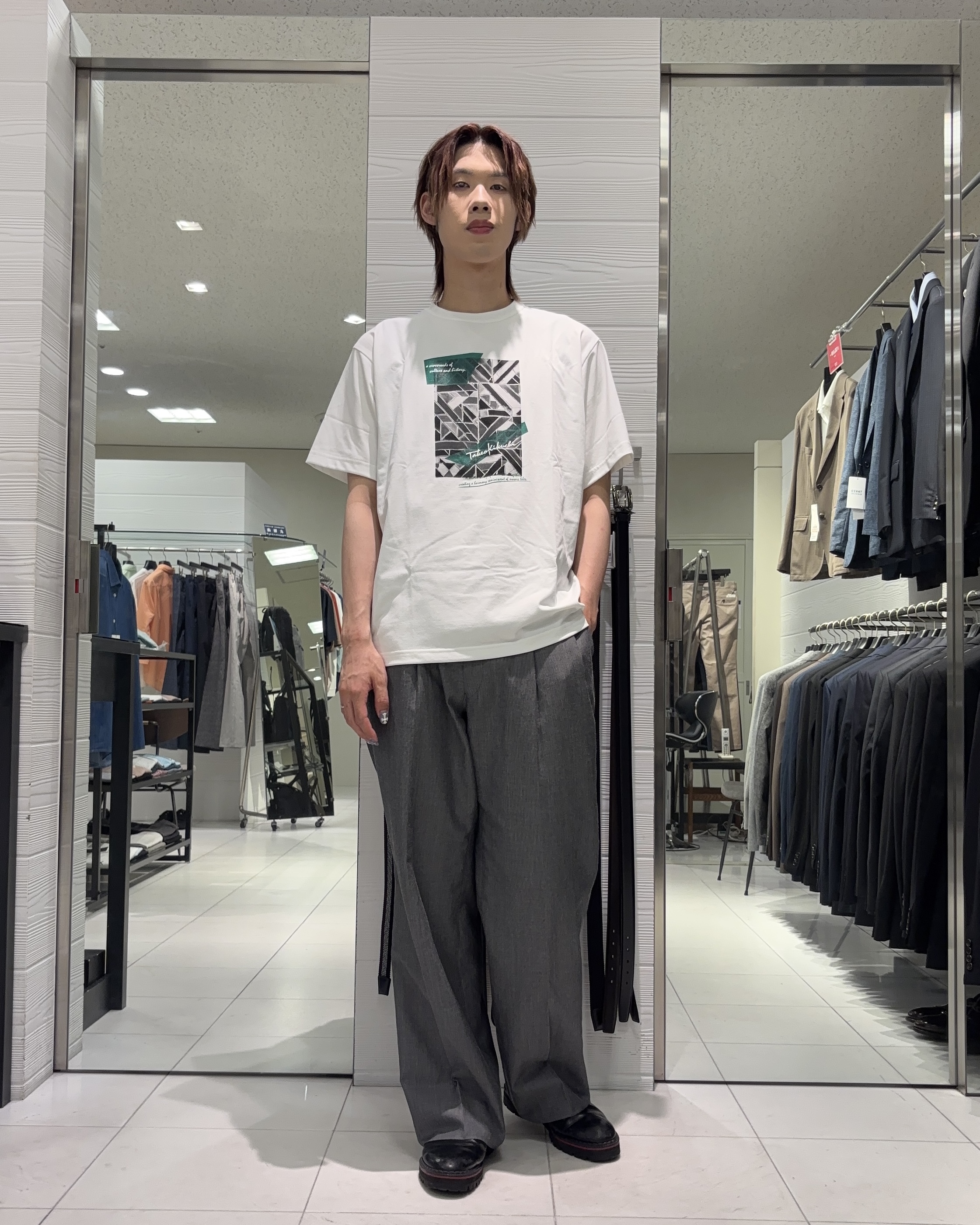 こうへいさんの「TAKEO KIKUCHI｜モノクロタイルTシャツ」を使ったコーディネート