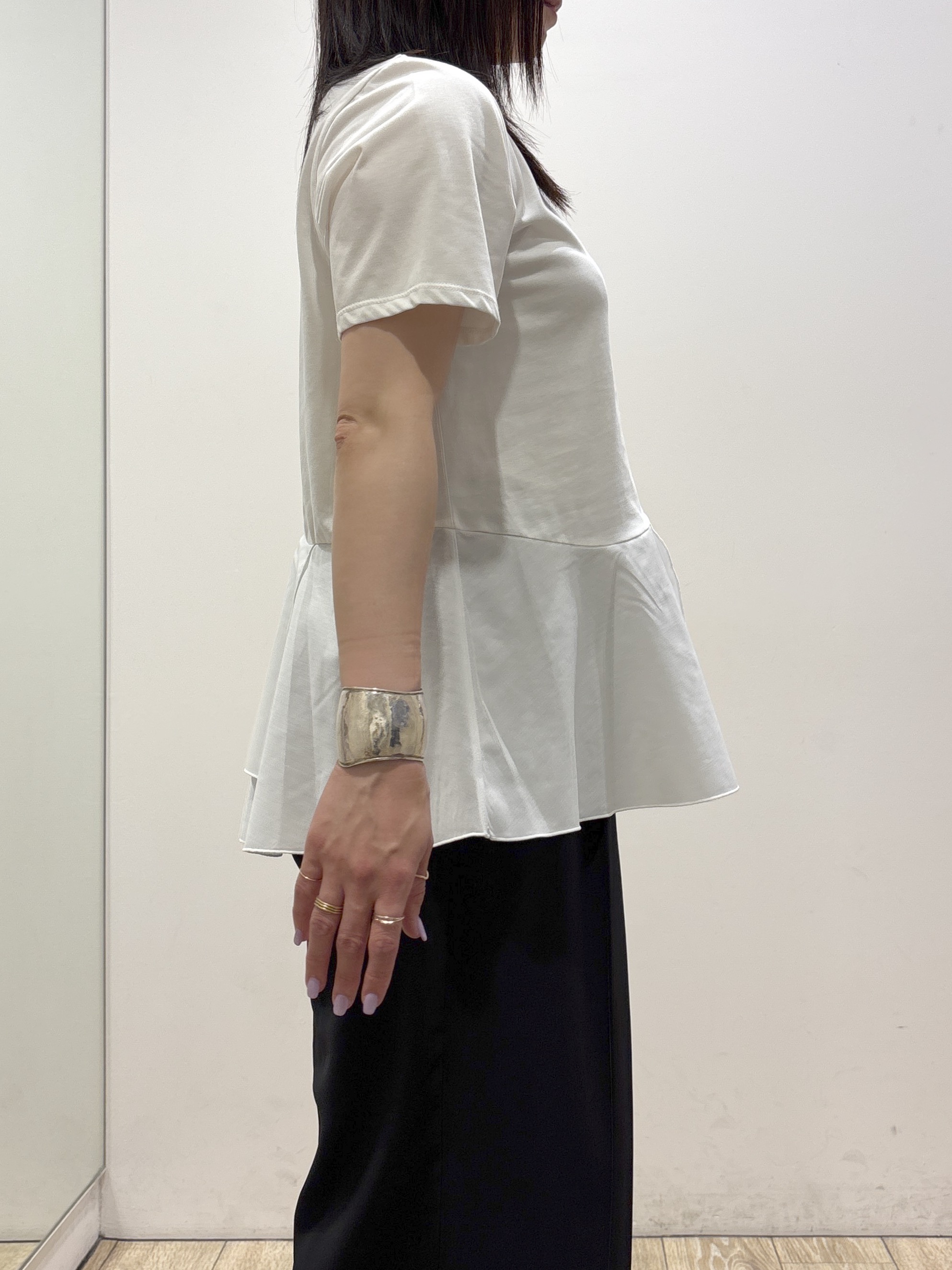 mameさんの「index｜ペプラムドッキングカットソー【洗濯機OK】」を使ったコーディネート