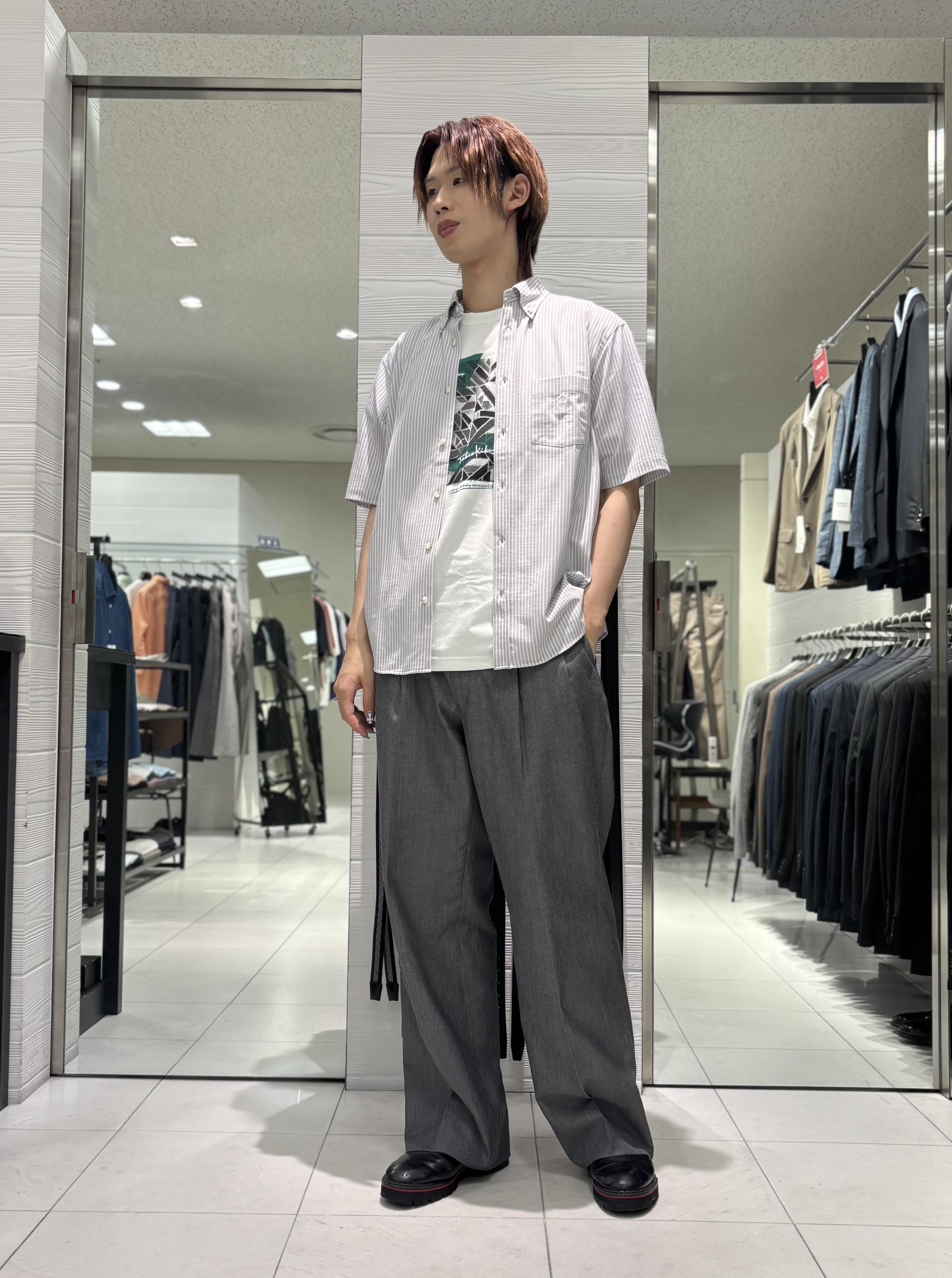 こうへいさんの「TAKEO KIKUCHI｜モノクロタイルTシャツ」を使ったコーディネート