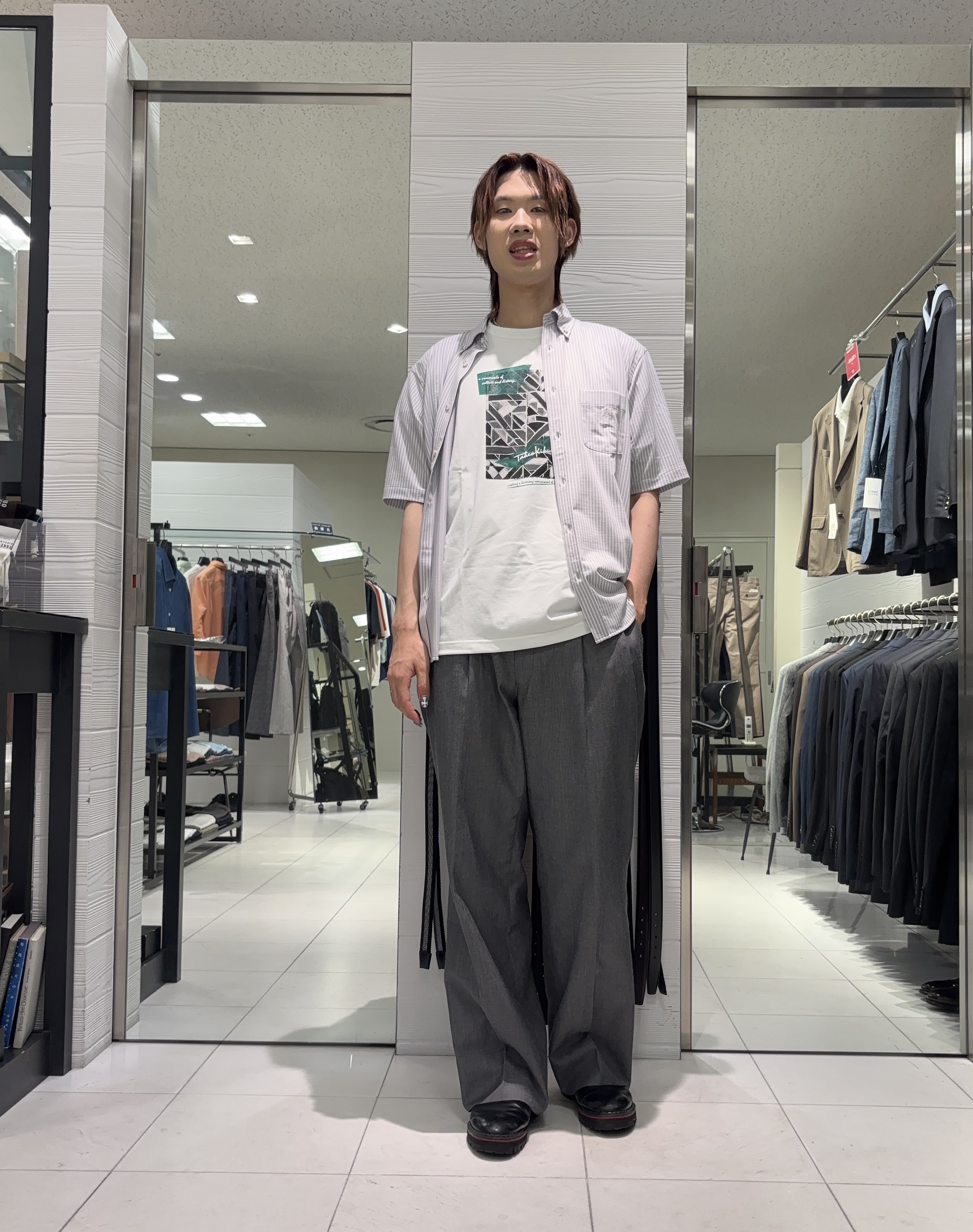 こうへいさんの「TAKEO KIKUCHI｜モノクロタイルTシャツ」を使ったコーディネート