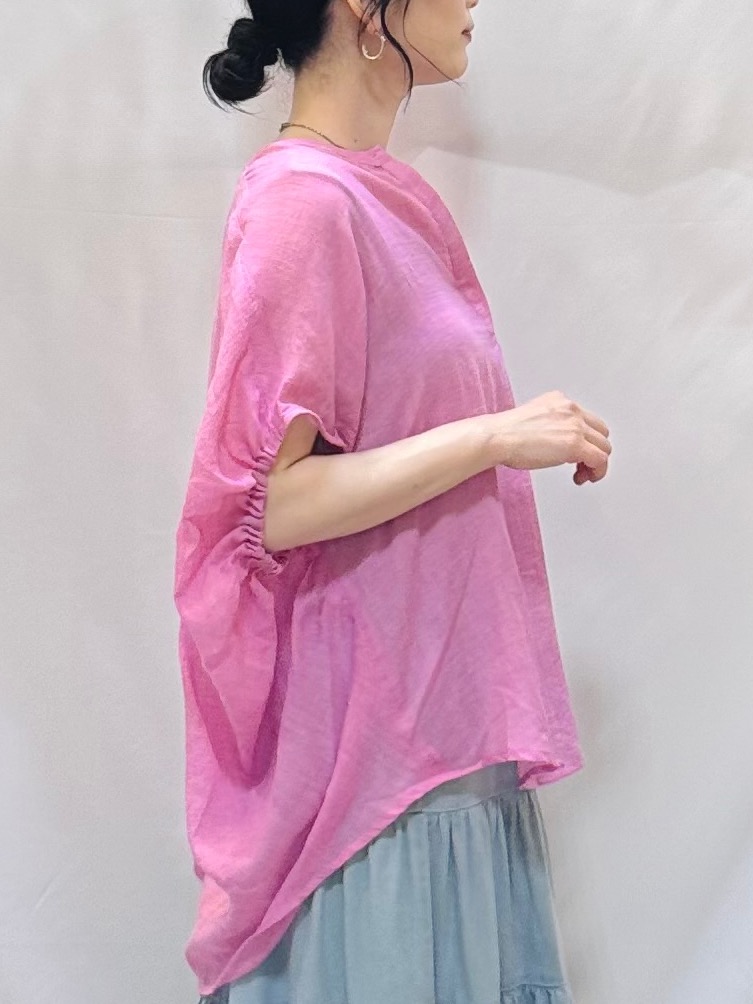 𝐇𝐢𝐫𝐨𝐦𝐢さんの「SHOO･LA･RUE｜【体型カバー】バルーン風ゆるシャツブラウス」を使ったコーディネート