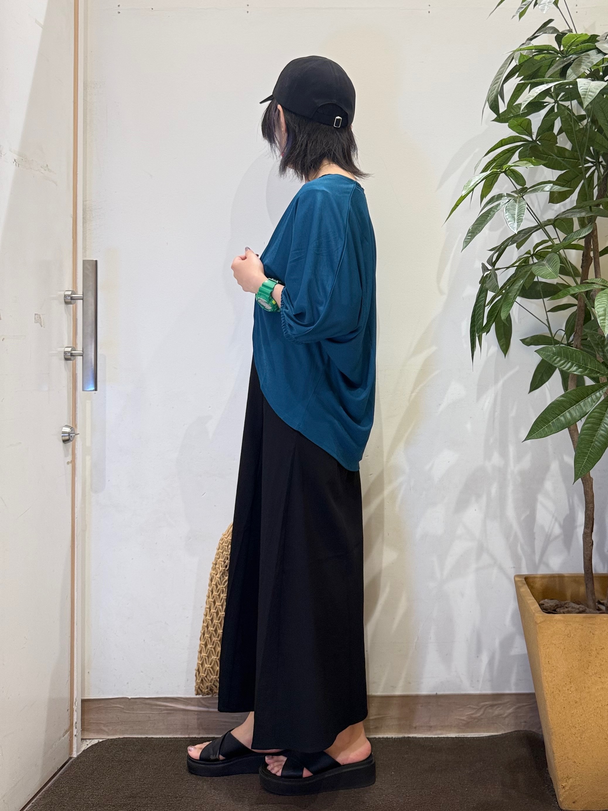 misakiさんの「SHOO･LA･RUE｜【ひんやり/UV/洗濯機可】体型カバーも叶う さらさら五分袖ボレロカーディガン」を使ったコーディネート
