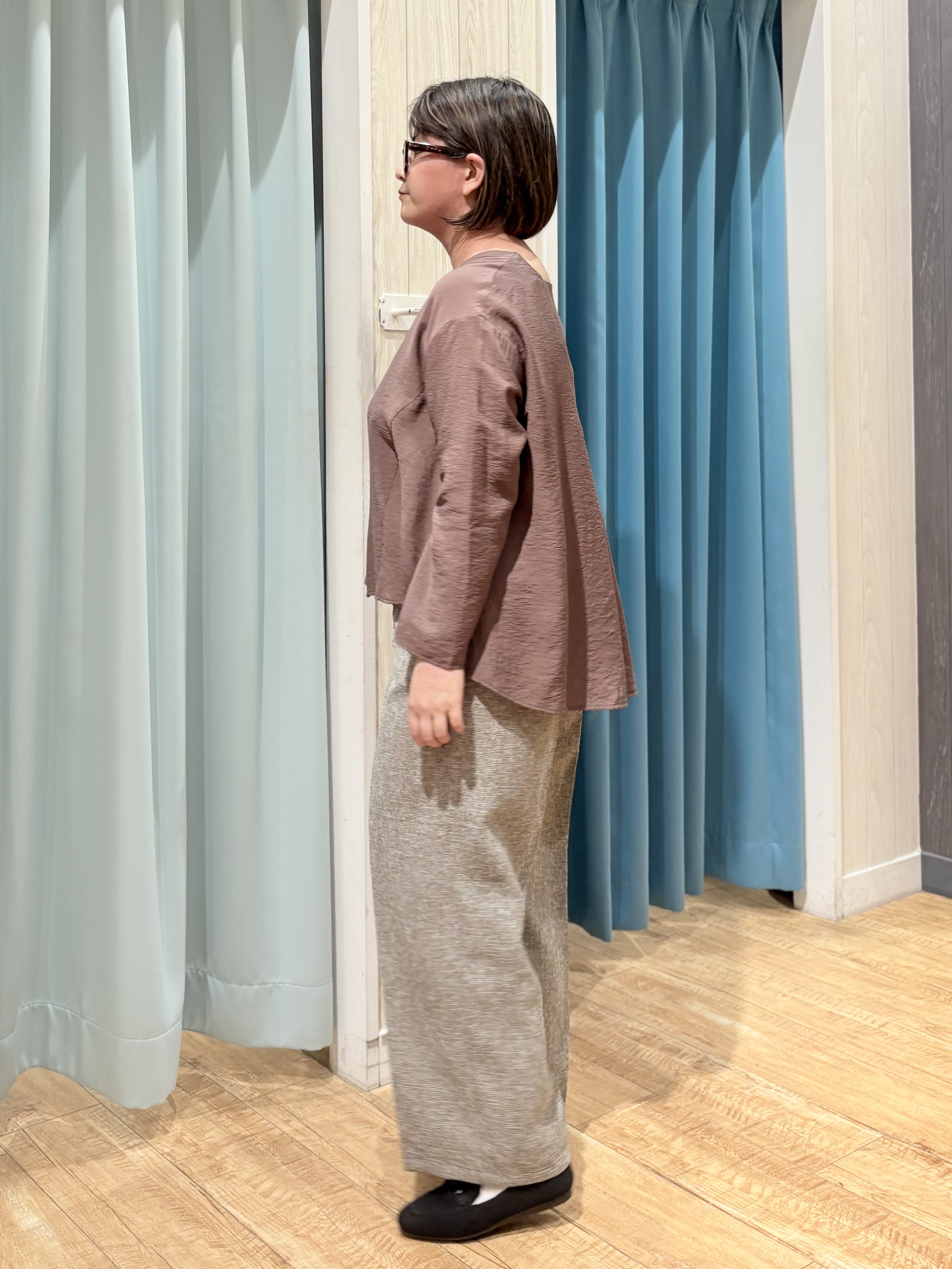 砂糖さんの「SHOO･LA･RUE｜【洗濯機可/S-LL】お顔周りすっきり 大人のシアーシャツカーディガン」を使ったコーディネート