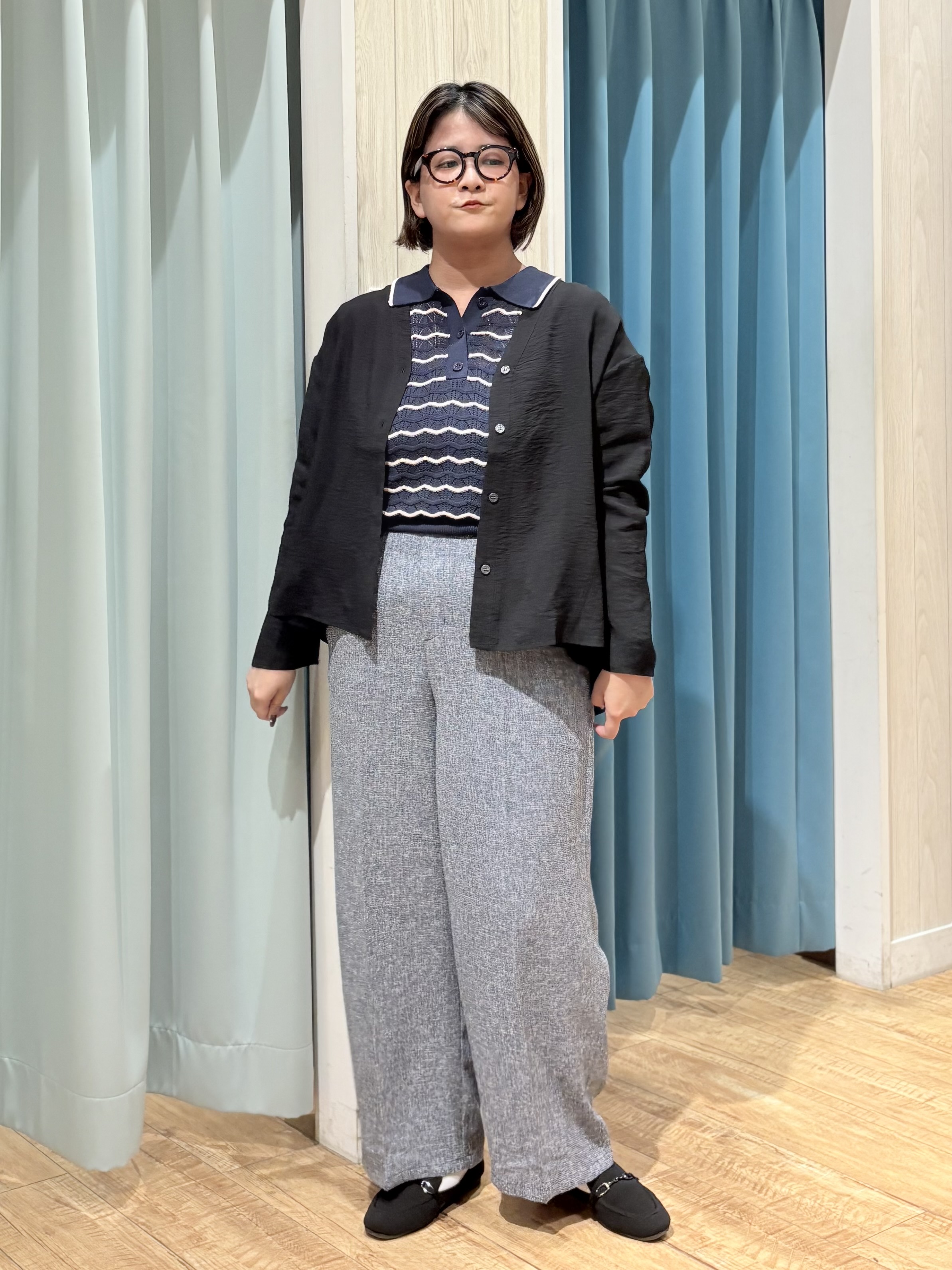 砂糖さんの「SHOO･LA･RUE｜【洗濯機可/S-LL】お顔周りすっきり 大人のシアーシャツカーディガン」を使ったコーディネート