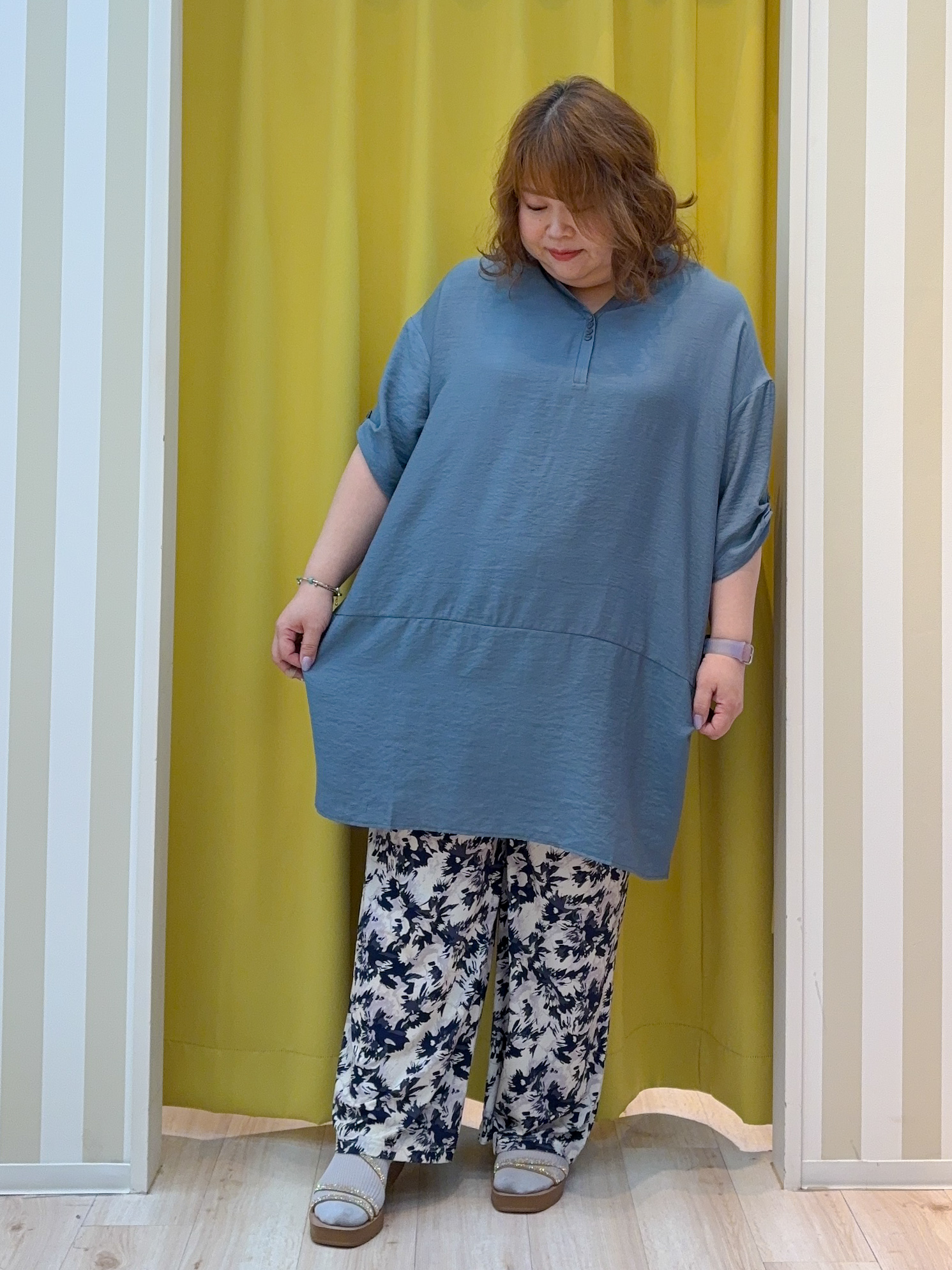 kotoさんさんの「SHOO･LA･RUE｜【ひんやり/S-LL/洗濯機可】体型カバーにも スラブコクーンチュニック」を使ったコーディネート