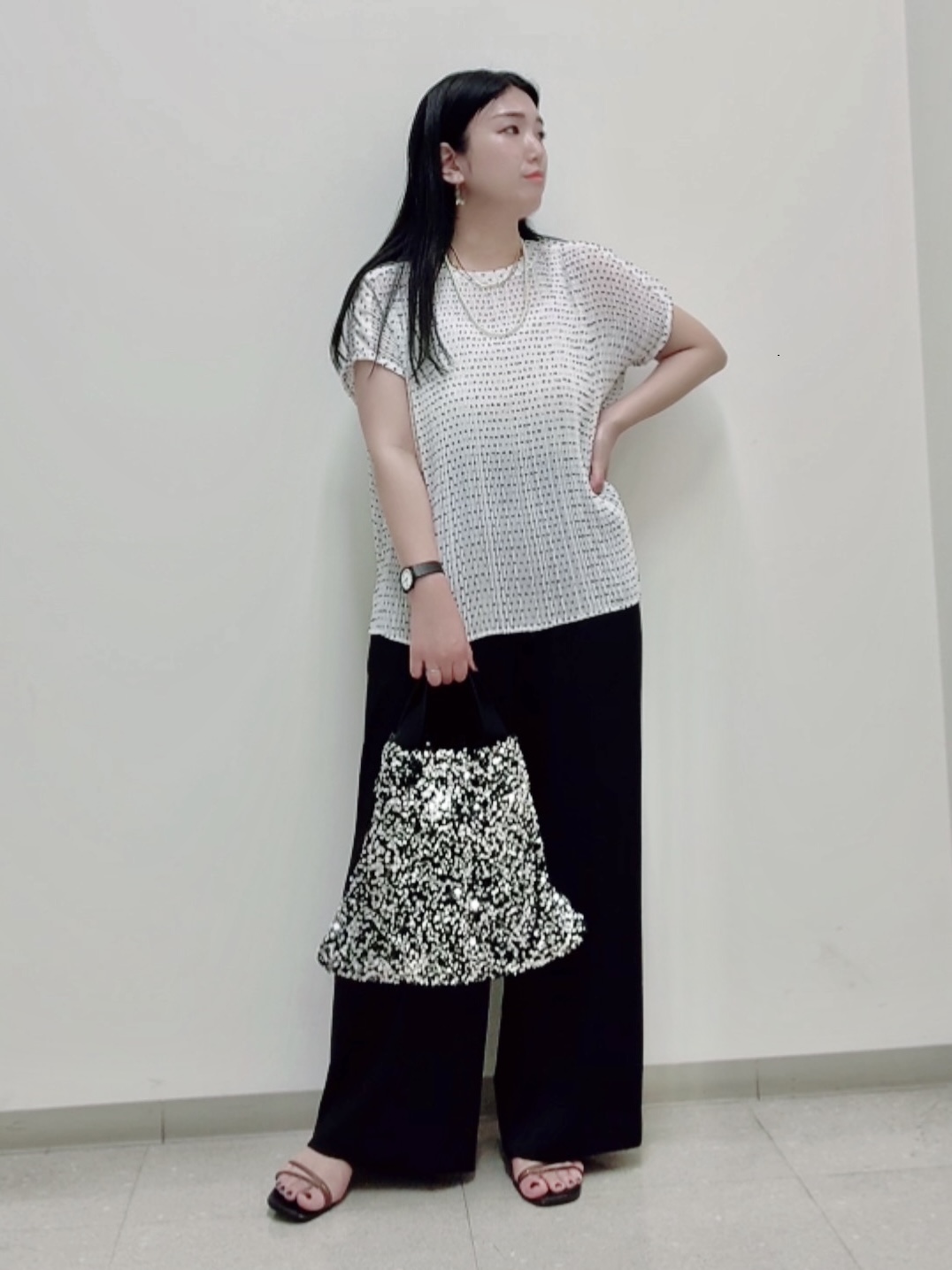 なかじさんの「UNTITLED｜【接触冷感/吸水速乾】サテンワイドパンツ」を使ったコーディネート