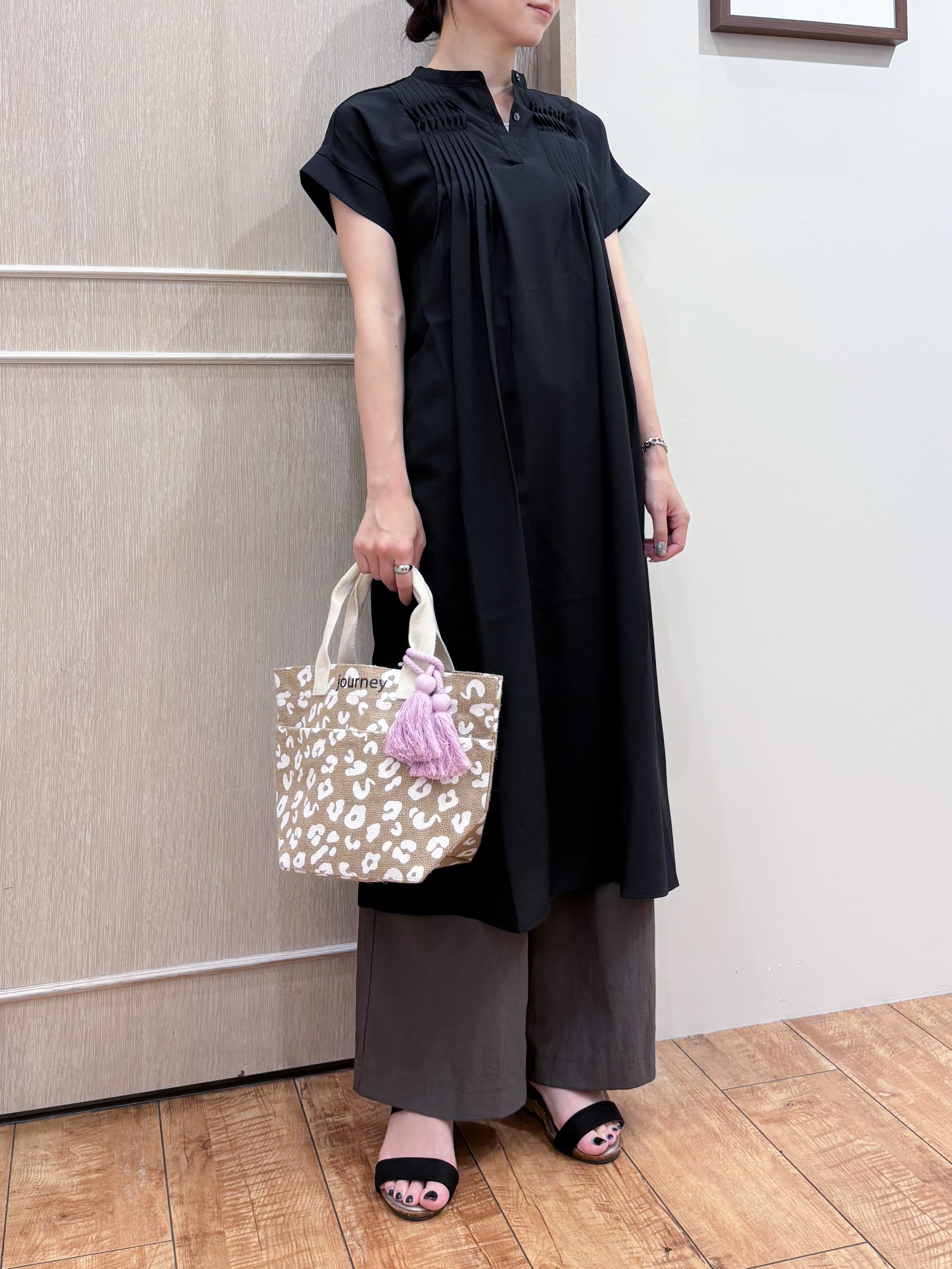 なみさんの「SHOO･LA･RUE｜【S-LL/洗濯機可】ピンタックデザインがサマ見え Aラインワンピース」を使ったコーディネート