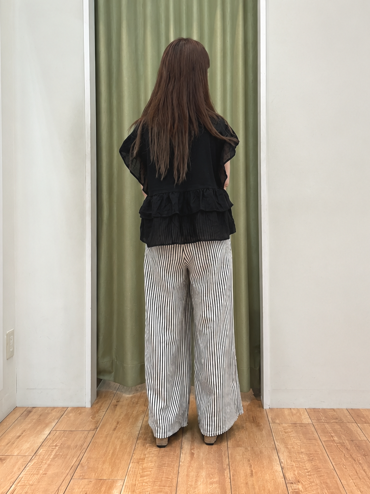 えみりんさんの「SHOO･LA･RUE｜【S-LL/洗濯機可】着るだけで決まる 主役級フリルトップス」を使ったコーディネート