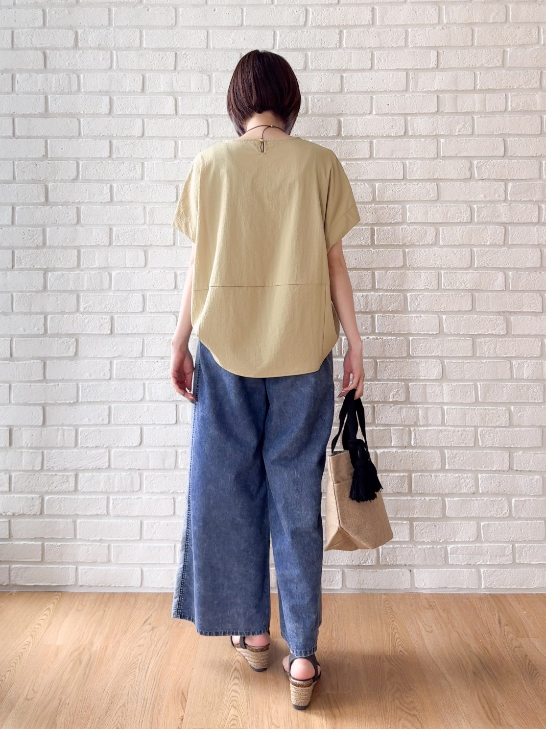 𝐜𝐡𝐢𝐤𝐚さんの「SHOO･LA･RUE｜【洗濯機可/セットアップ可】軽凛(かろりん) ひんやり切替コクーントップス」を使ったコーディネート