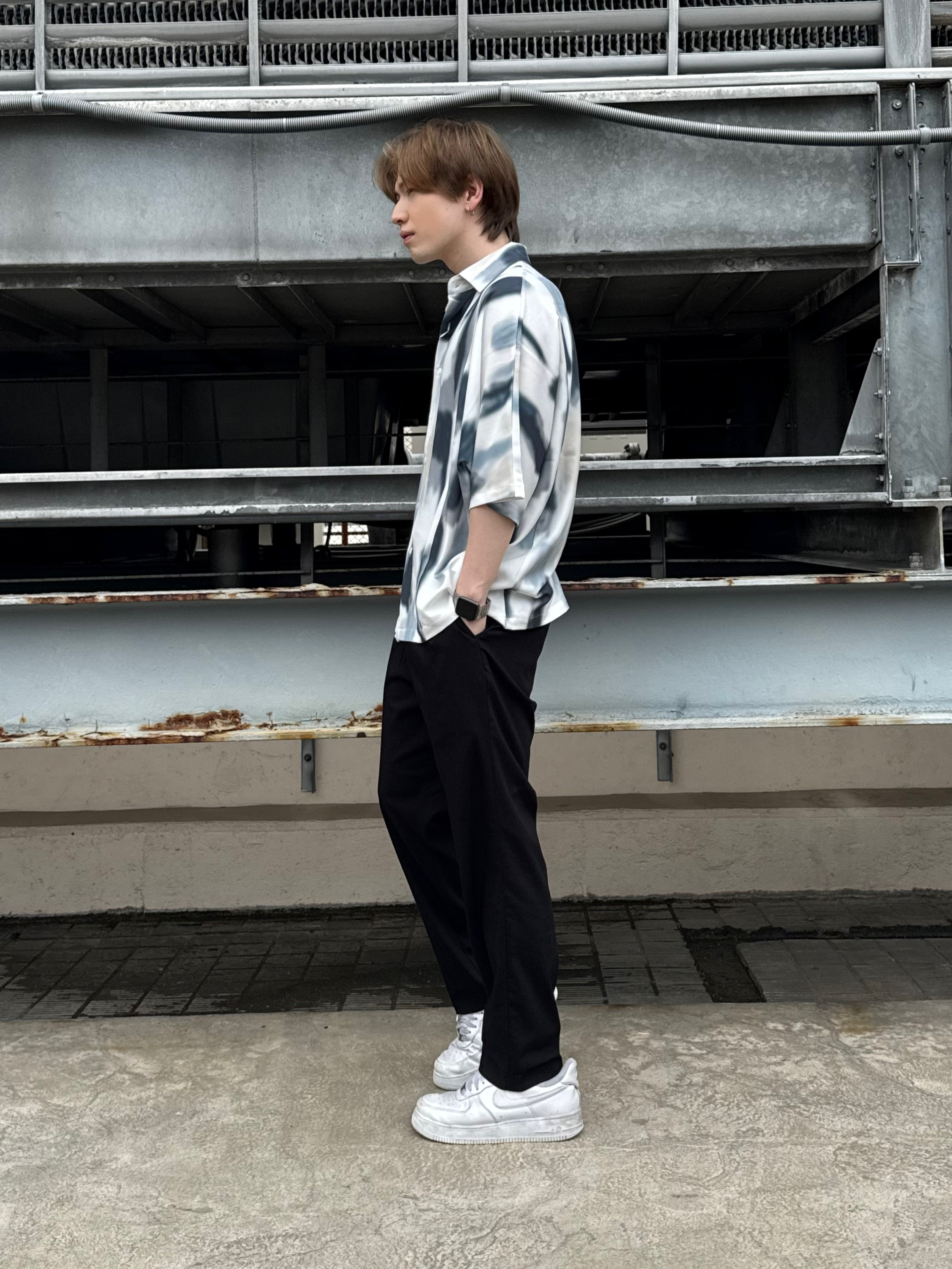 カネダさんの「tk.TAKEO KIKUCHI｜【今、売れています。】アブストラクトドルマンとろみシャツ/さらっとタッチ/ドレープ/美シルエット/総」を使ったコーディネート