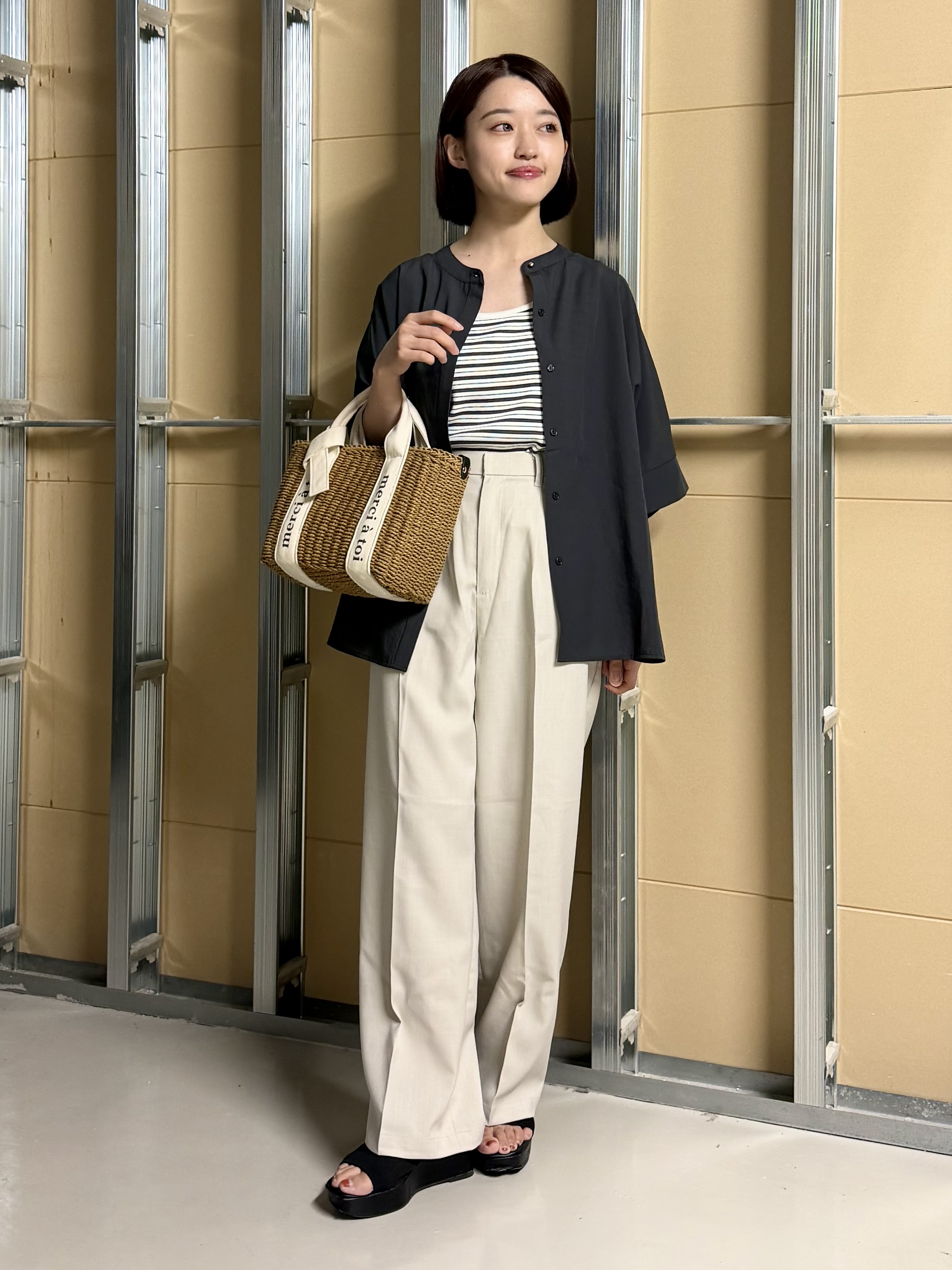 sahoさんの「THE SHOP TK｜【高レビュー/体型カバー】さらっと快適 ドルマン5分袖ブラウス」を使ったコーディネート