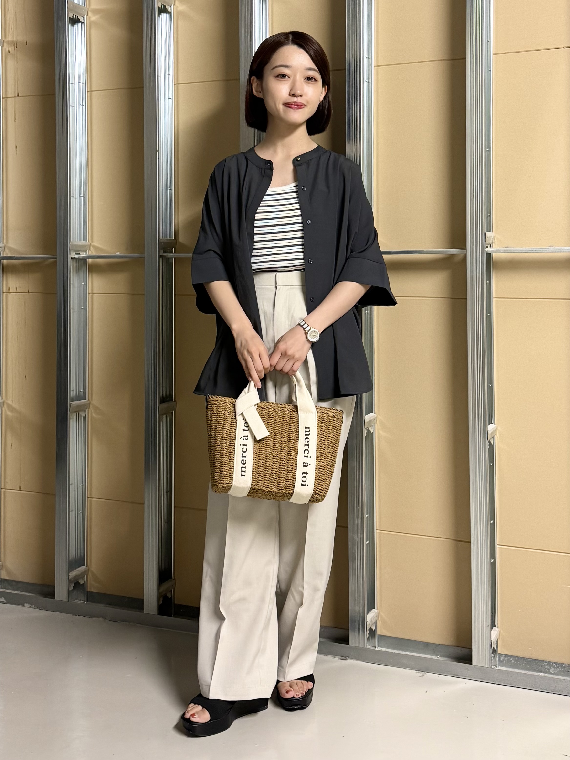 sahoさんの「THE SHOP TK｜【高レビュー/体型カバー】さらっと快適 ドルマン5分袖ブラウス」を使ったコーディネート