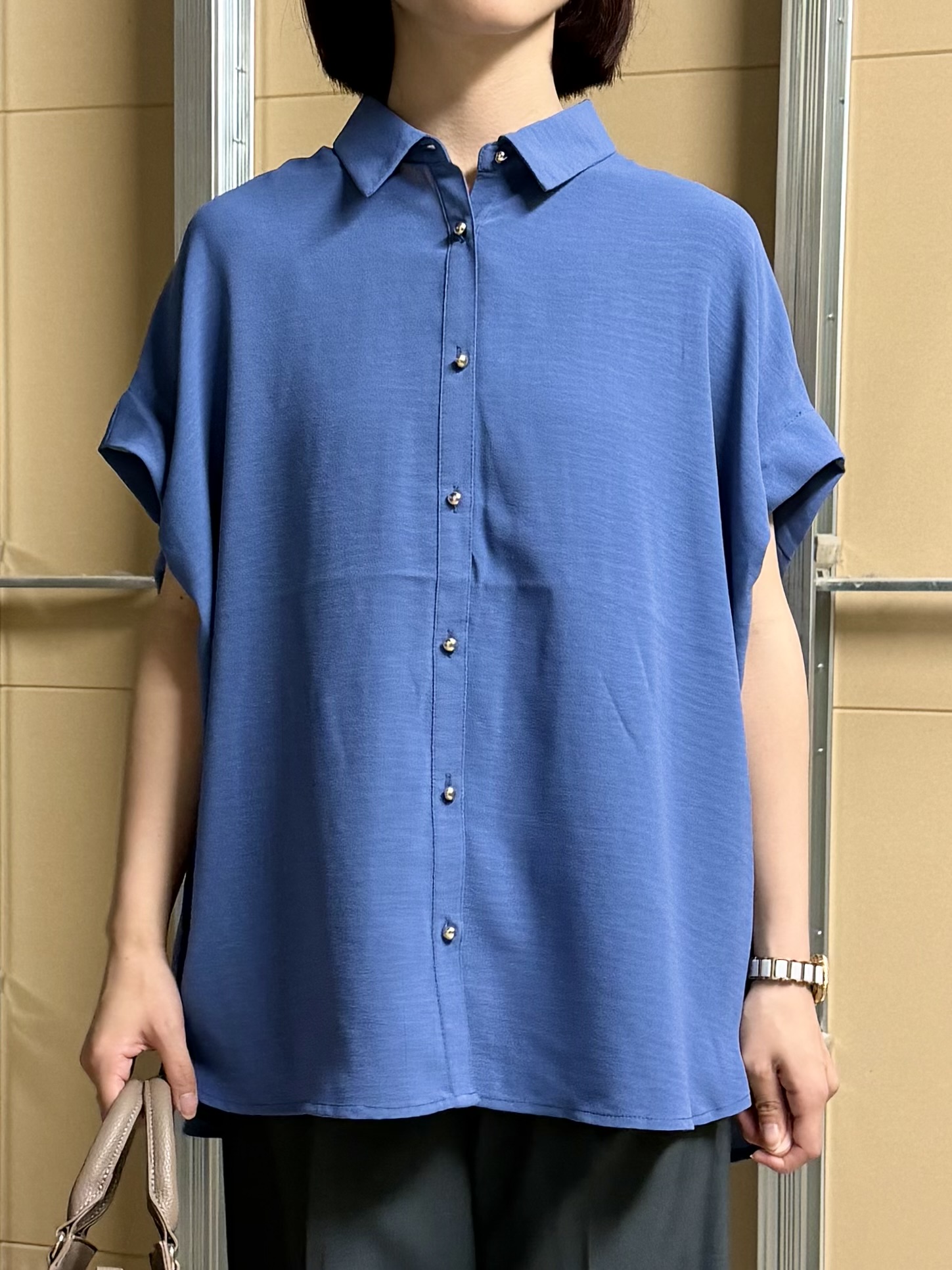 sahoさんの「THE SHOP TK｜【ひんやり/防しわ/UV/吸水速乾】襟付き フレンチスリーブシャツ」を使ったコーディネート