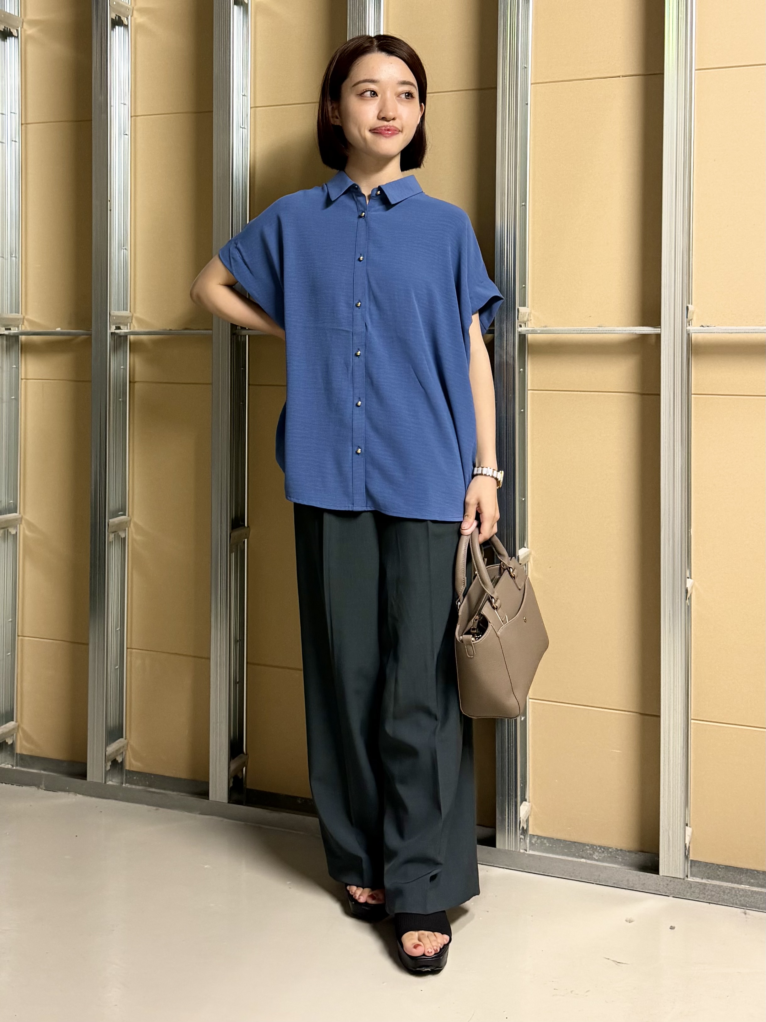 sahoさんの「THE SHOP TK｜【ひんやり/防しわ/UV/吸水速乾】襟付き フレンチスリーブシャツ」を使ったコーディネート