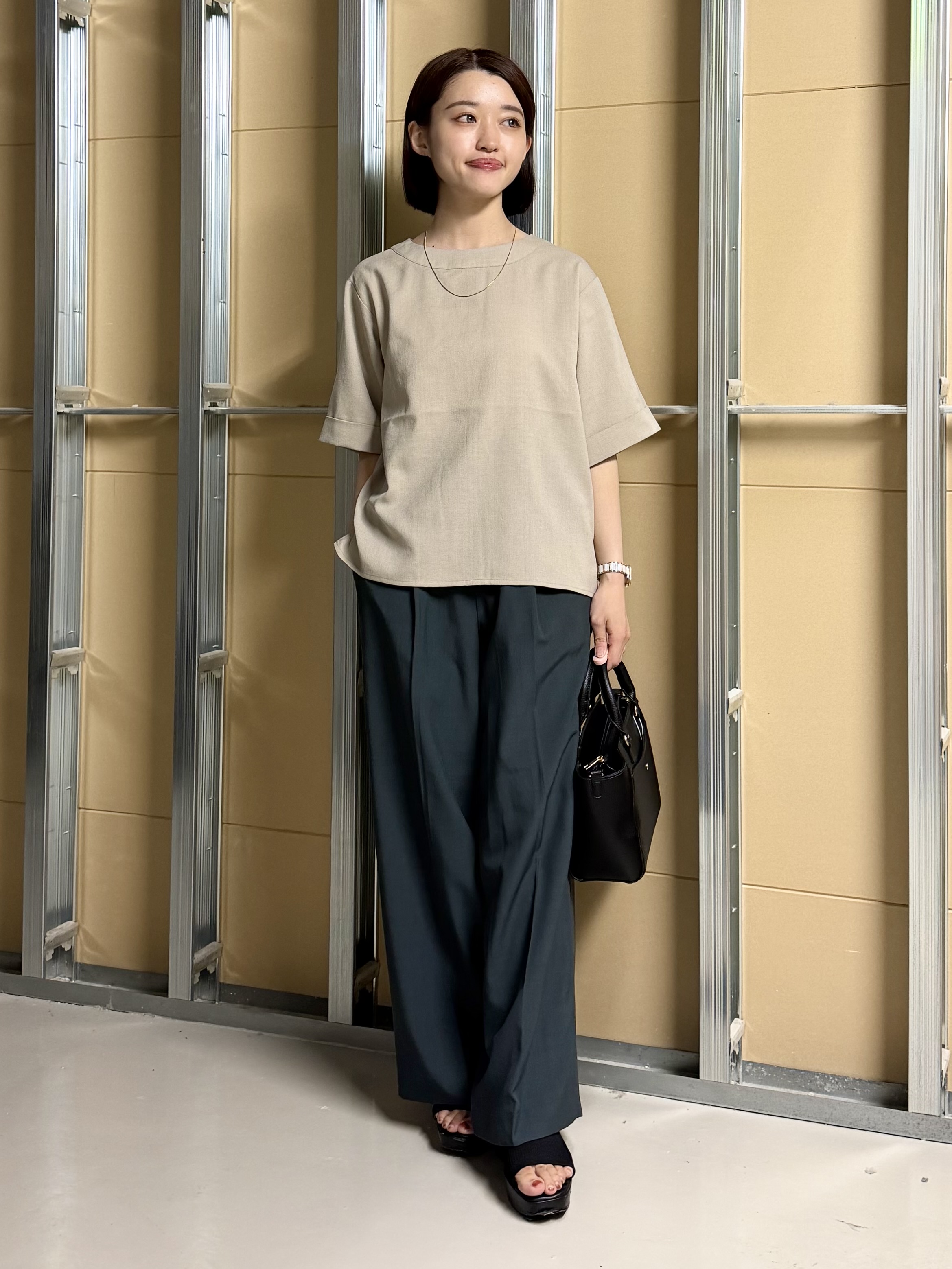 sahoさんの「THE SHOP TK｜【M-XL/二の腕カバー】さらり麻調メッシュ5分袖ブラウス」を使ったコーディネート