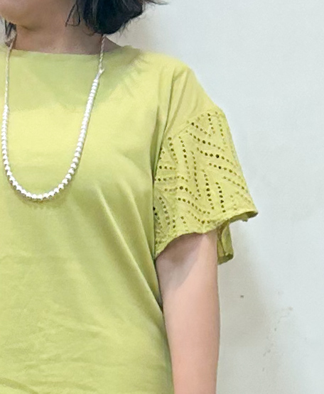 haruさんの「SHOO･LA･RUE｜【汗じみ防止/ひんやり/S-LL】レースが華やか お袖フレアTシャツ」を使ったコーディネート